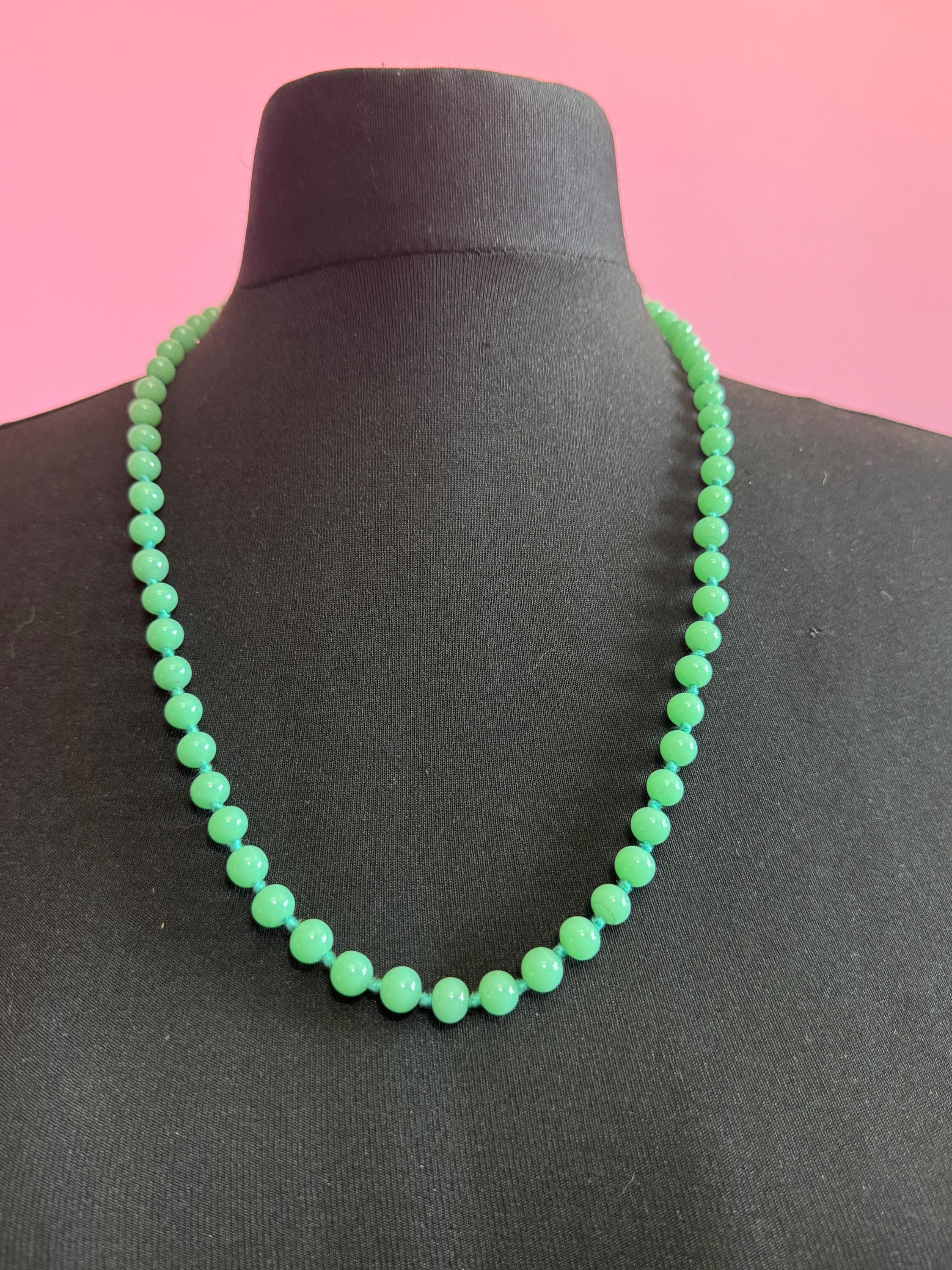 Vintage Art Deco Green czech glass long beaded and knotted necklace 68cm
