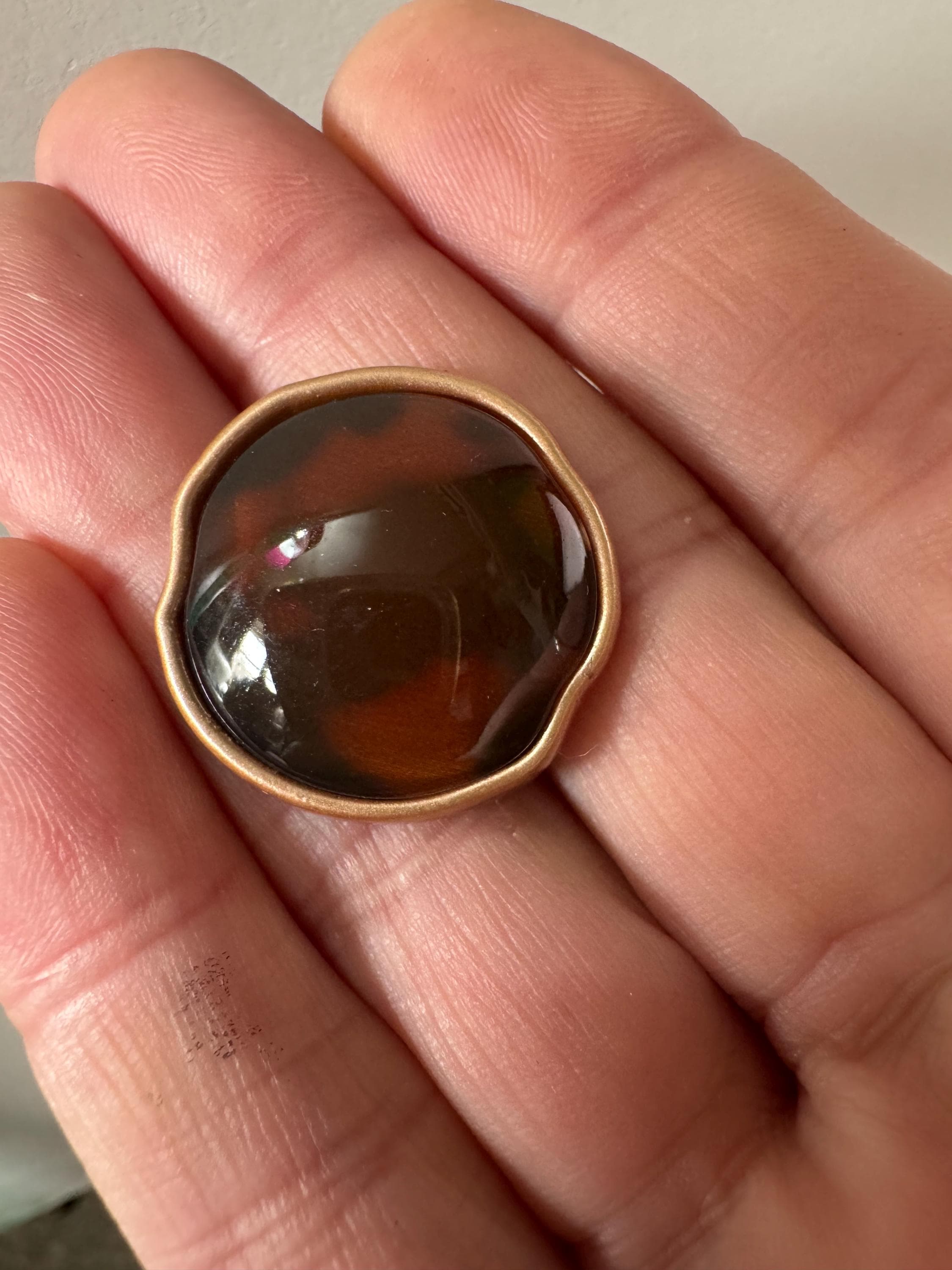 5 Faux Tortoiseshell Buttons: 25mm Brown Acrylic with Gold Shank