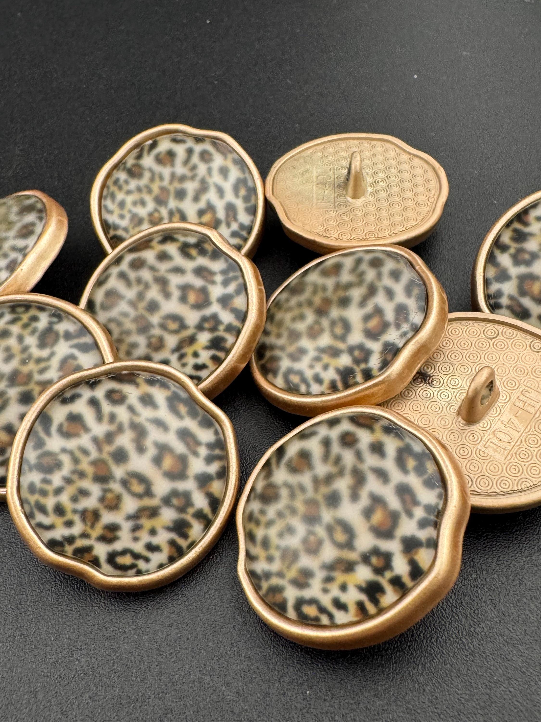5 piece pack of 25mm Matt gold tone acrylic and metal leopard print sewing button, designer style luxury buttons