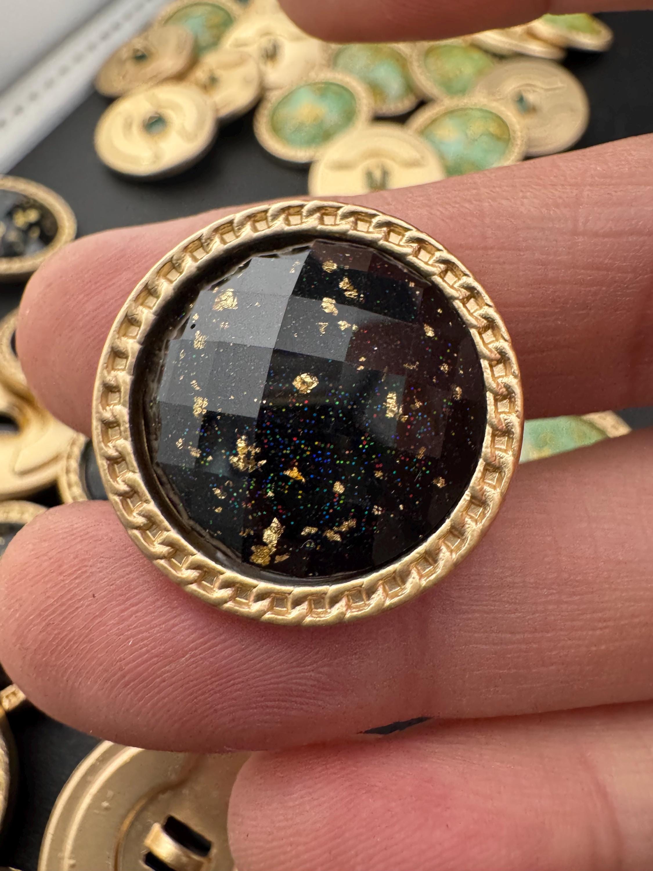 Glitter Nebula Acrylic Buttons: Matte Gold, Designer Sewing (5-Pack 25mm)