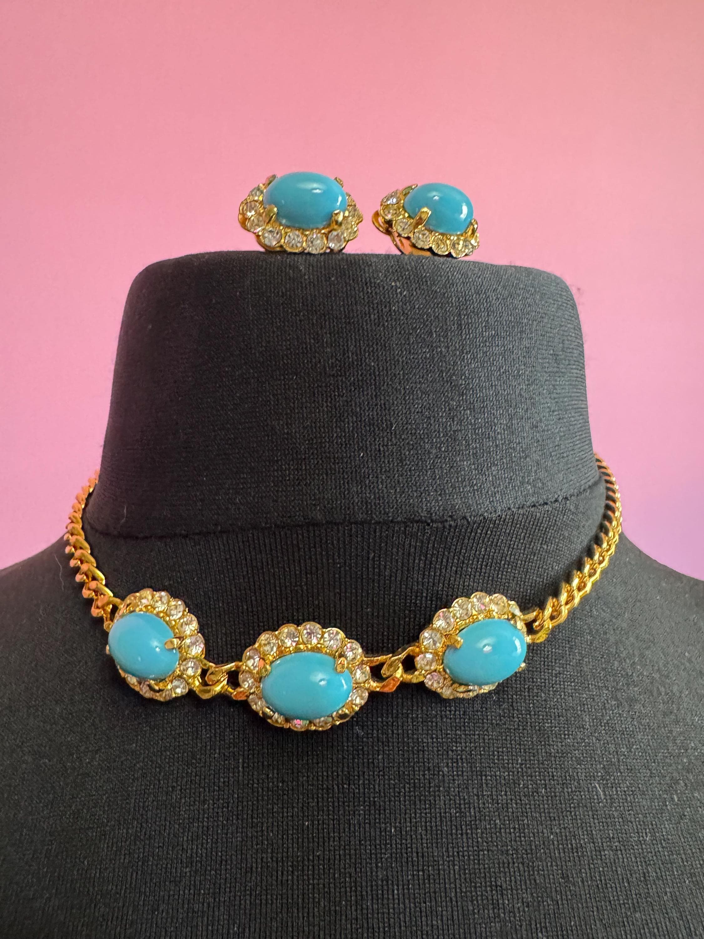 Vintage turquoise cabochon & clear Swarovski crystal oval detailed gold tone necklace and clip on earrings jewellery set