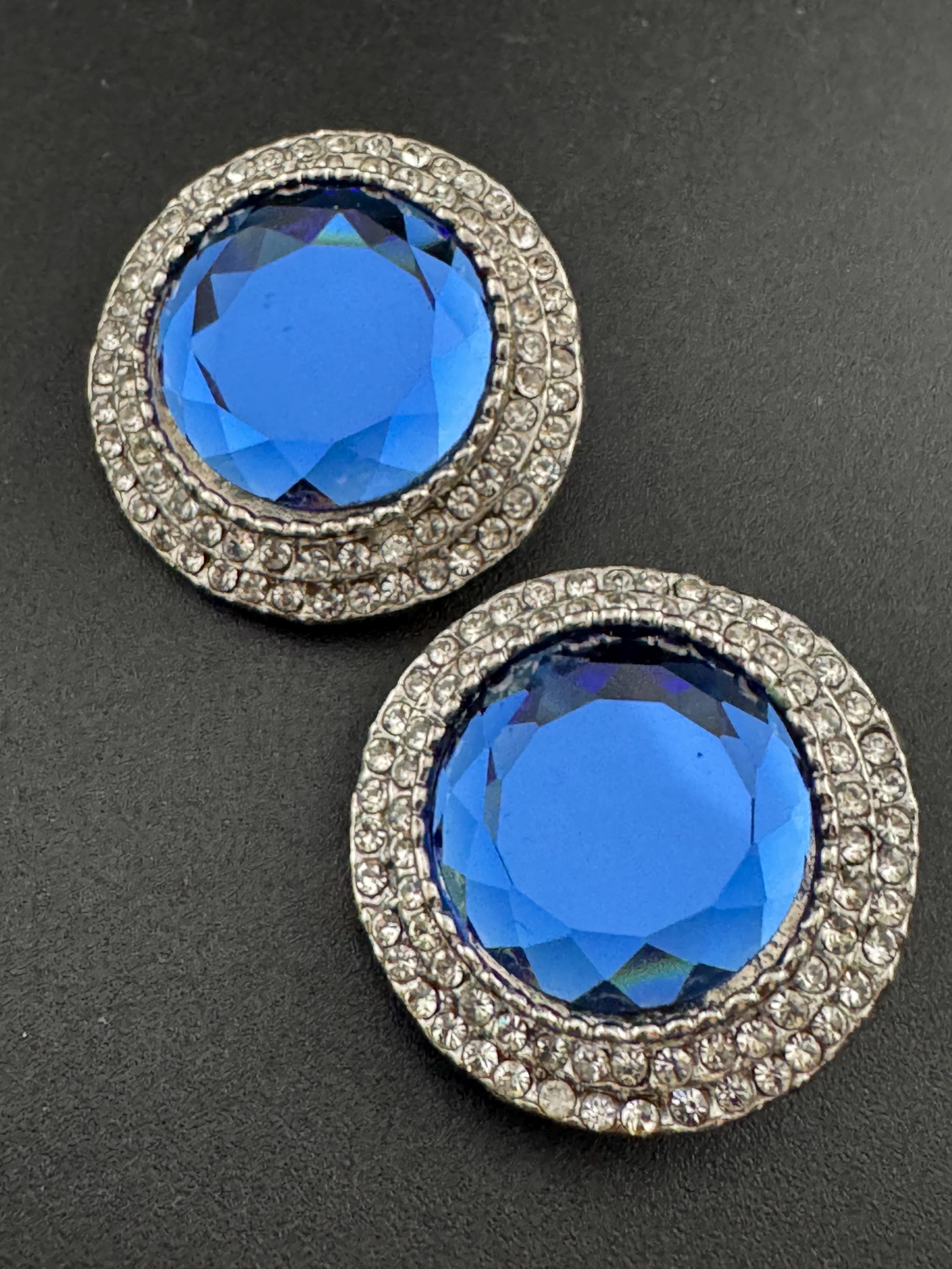 2.5cm Vintage silver tone blue sapphire glass diamanté paste pair of round stud clip on earrings