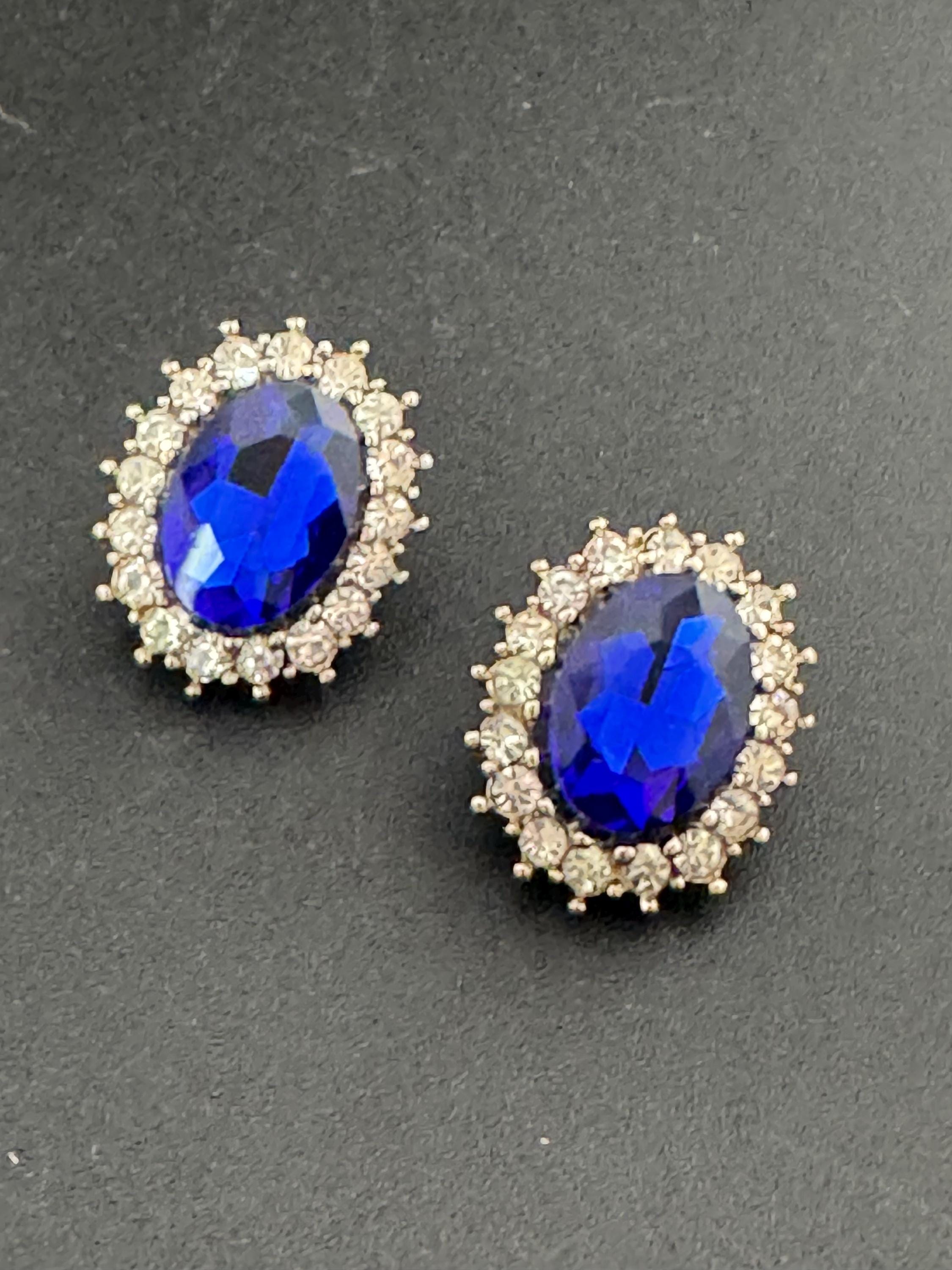 Retro Sapphire Blue Crystal pierced earrings rhinestone silver tone oval 2cm