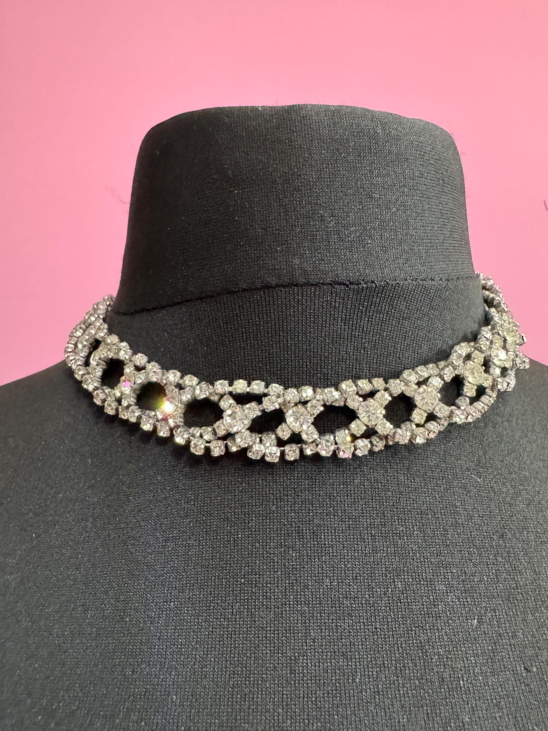 To 42cm Vintage clear diamanté wide rhinestone crystal silver tone choker necklace mid century