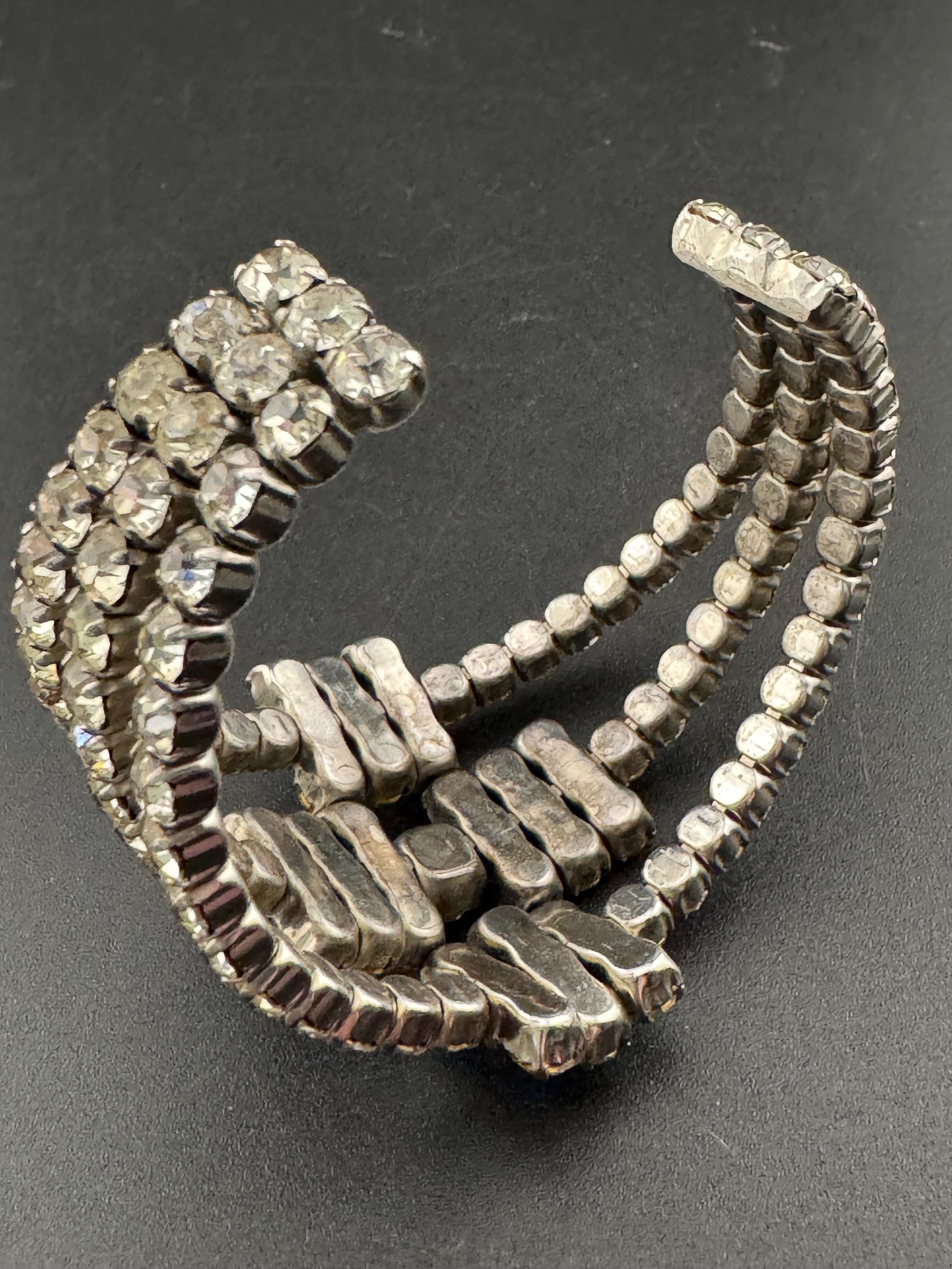 Retro Art Deco Hollywood glamour style 4.5cm wide clear diamanté rhinestone open cuff bracelet silver tone