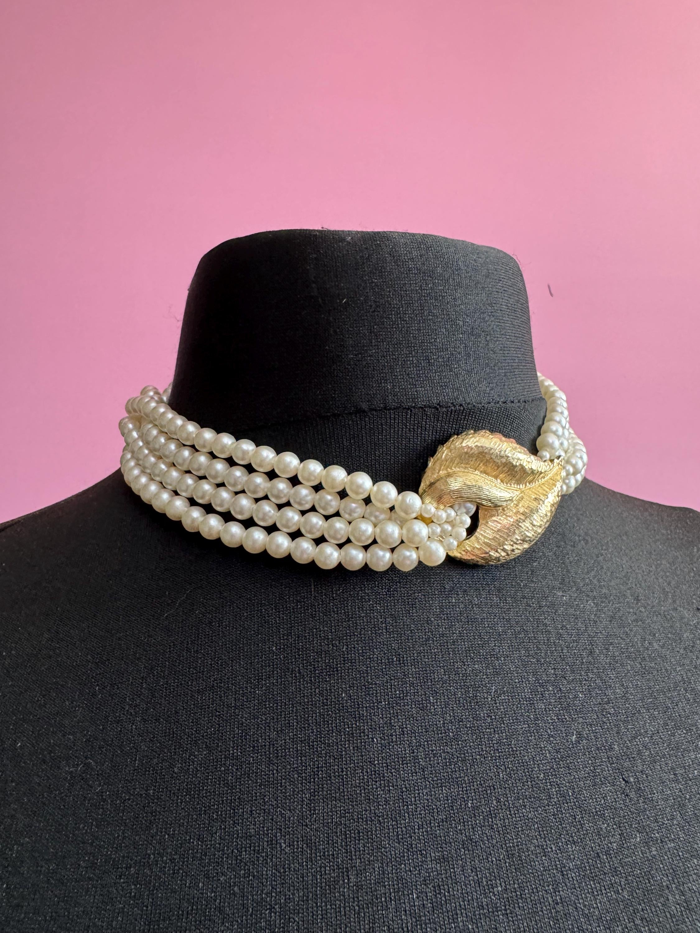 Retro 4 strand row faux plastic pearl choker necklace with large gold tone clear oversized clasp 43cm
