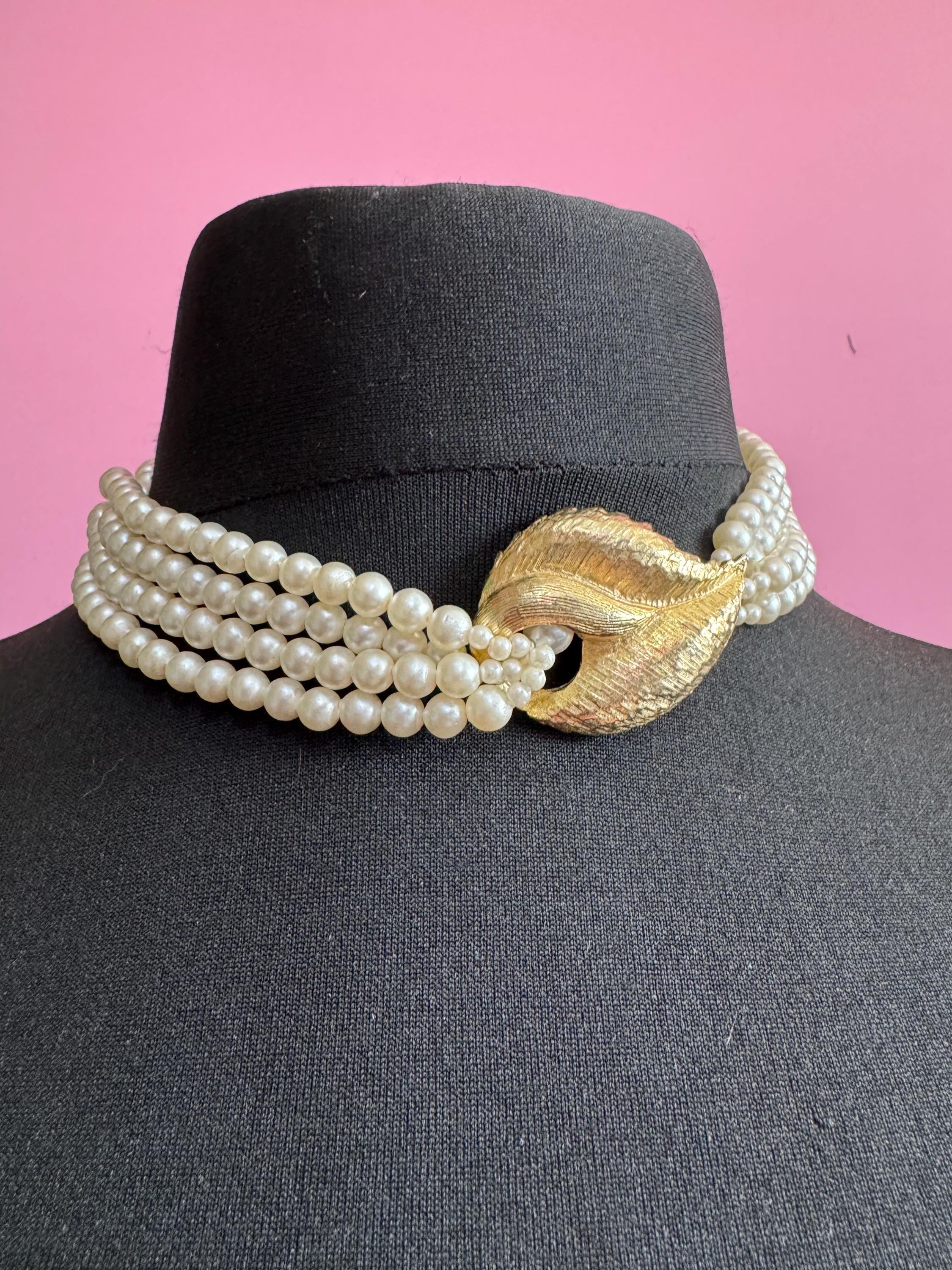 Retro 4 strand row faux plastic pearl choker necklace with large gold tone clear oversized clasp 43cm