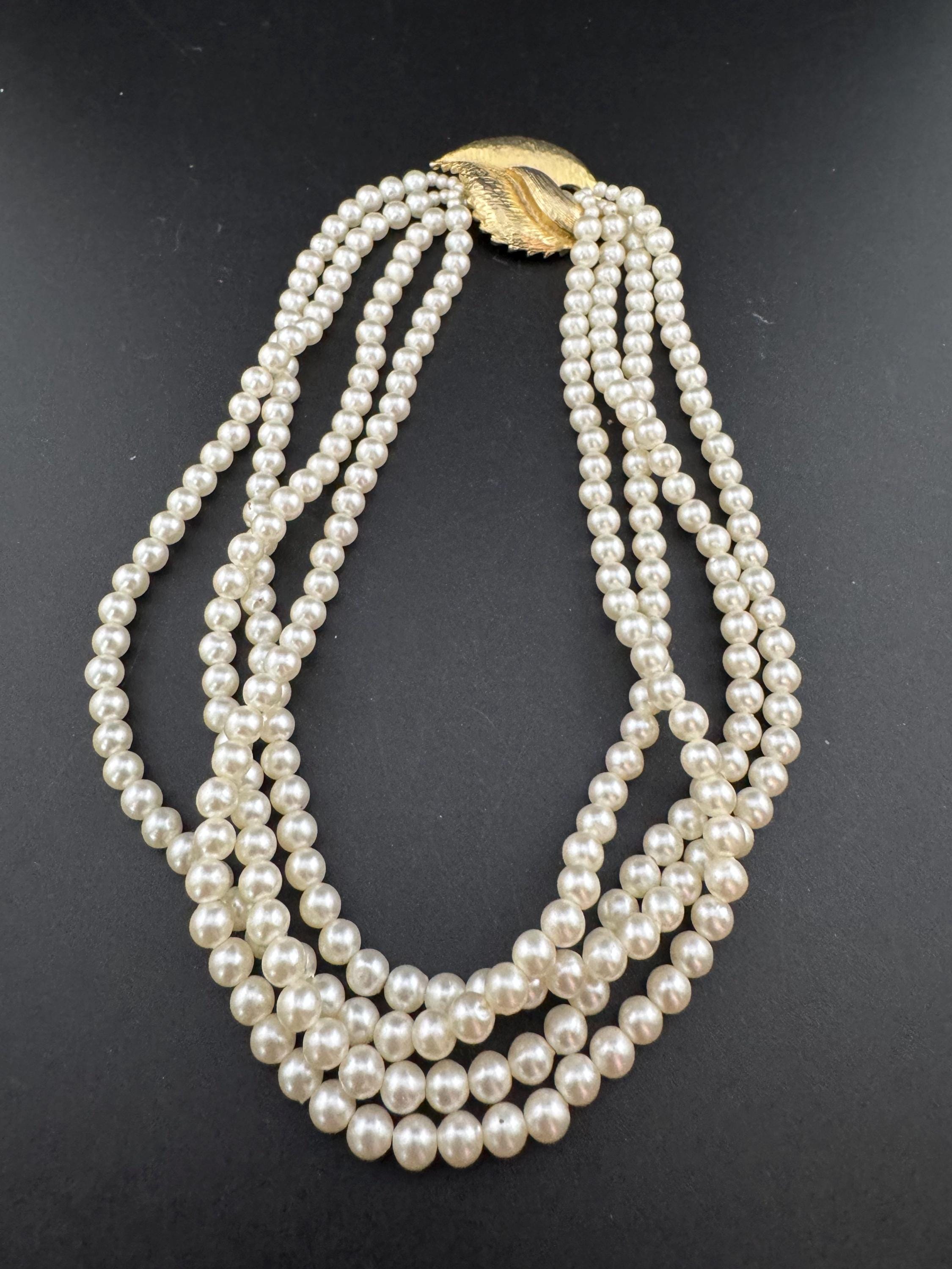Retro 4 strand row faux plastic pearl choker necklace with large gold tone clear oversized clasp 43cm