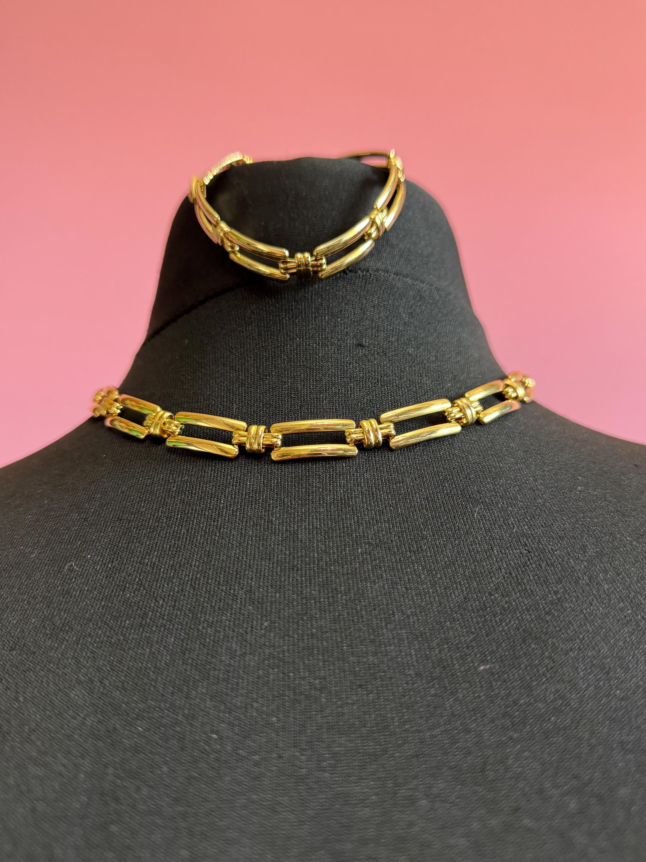 1990s vintage gold tone wide geometric chain link collar necklace and matching bracelet jewellery set