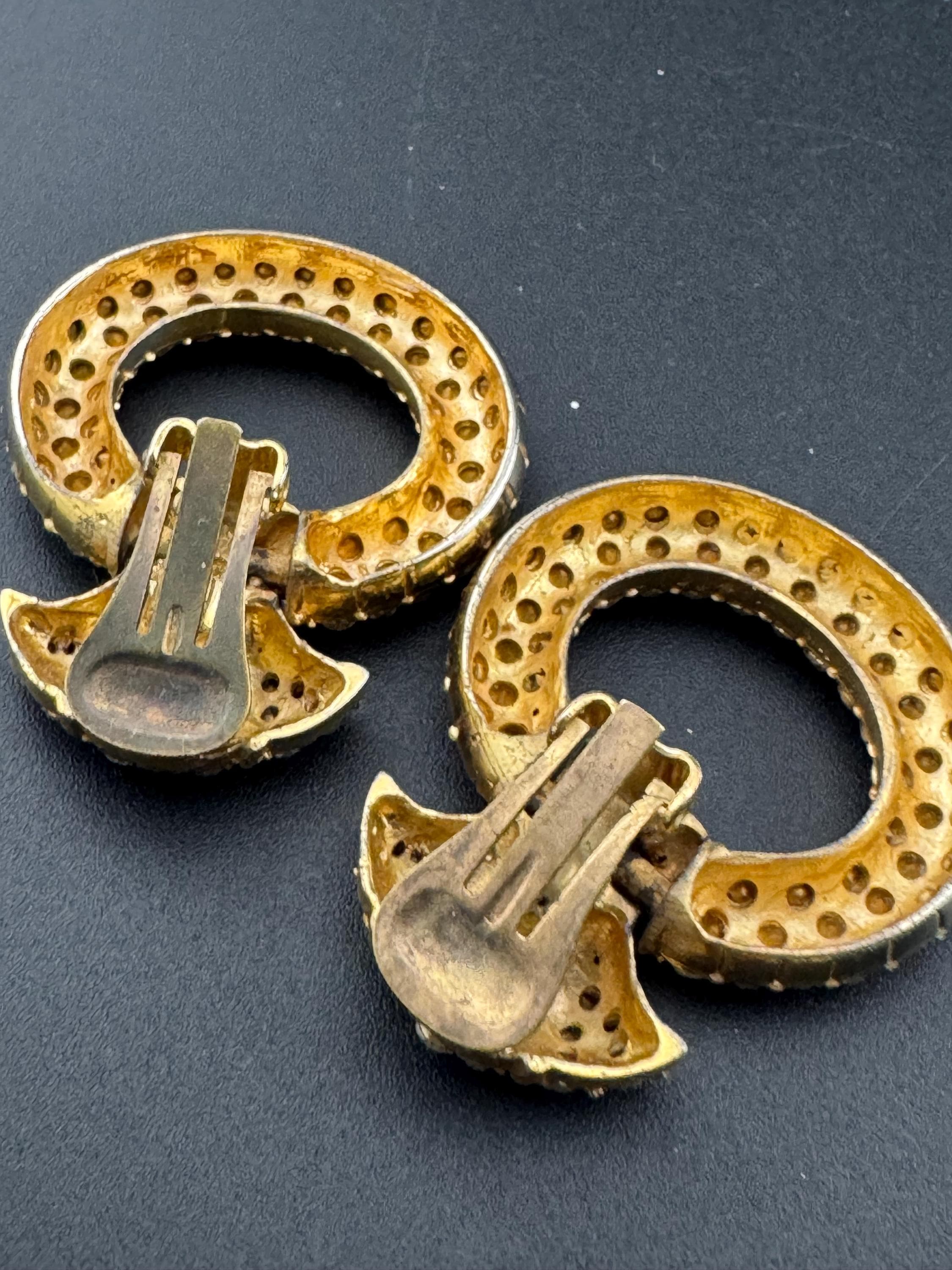 Vintage 3cm wide gold tone clear  diamanté large door knocker clip on earrings