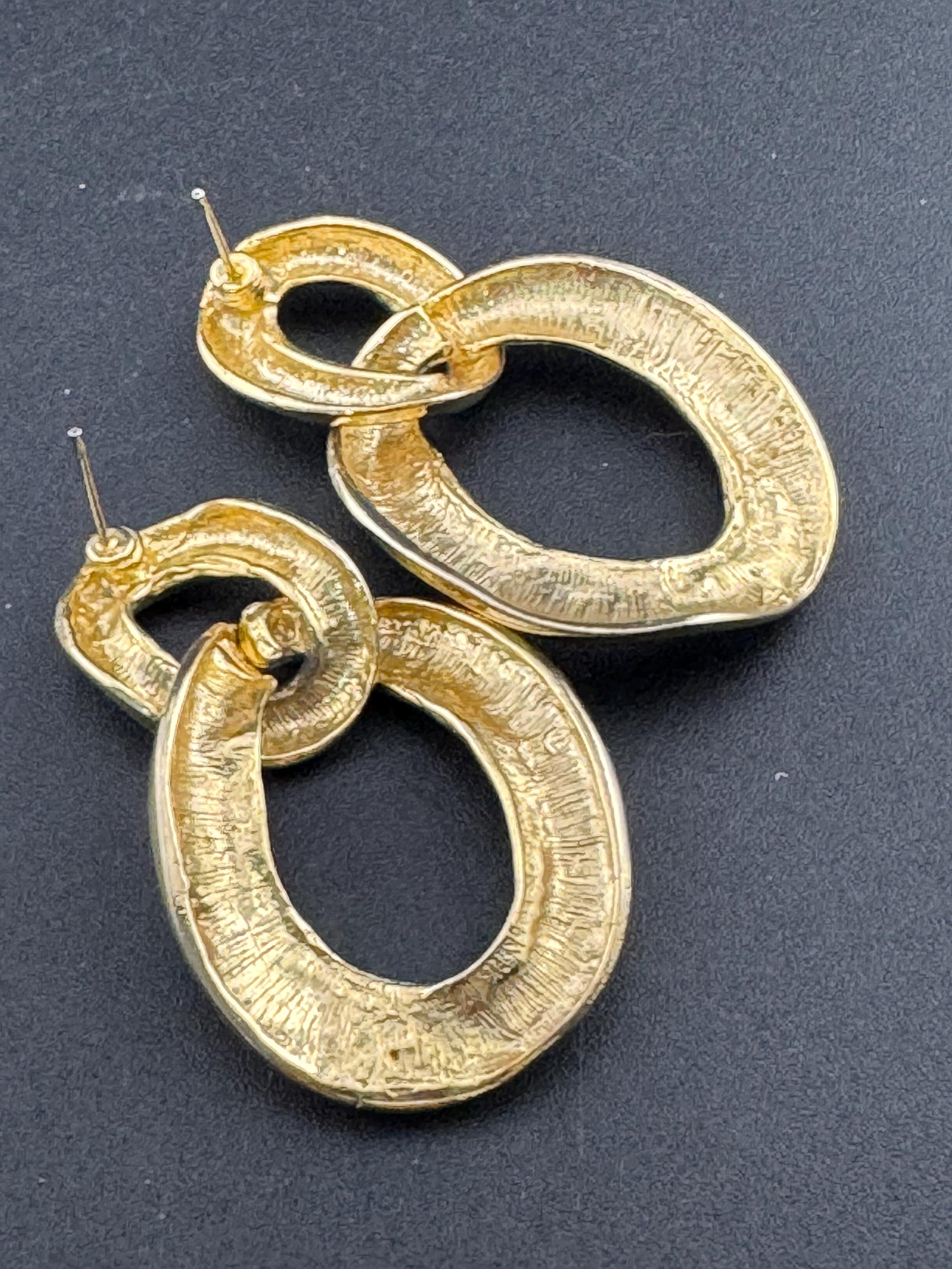 Vintage gold tone 1980s long drop curb chain link door knocker earrings for pierced ears
