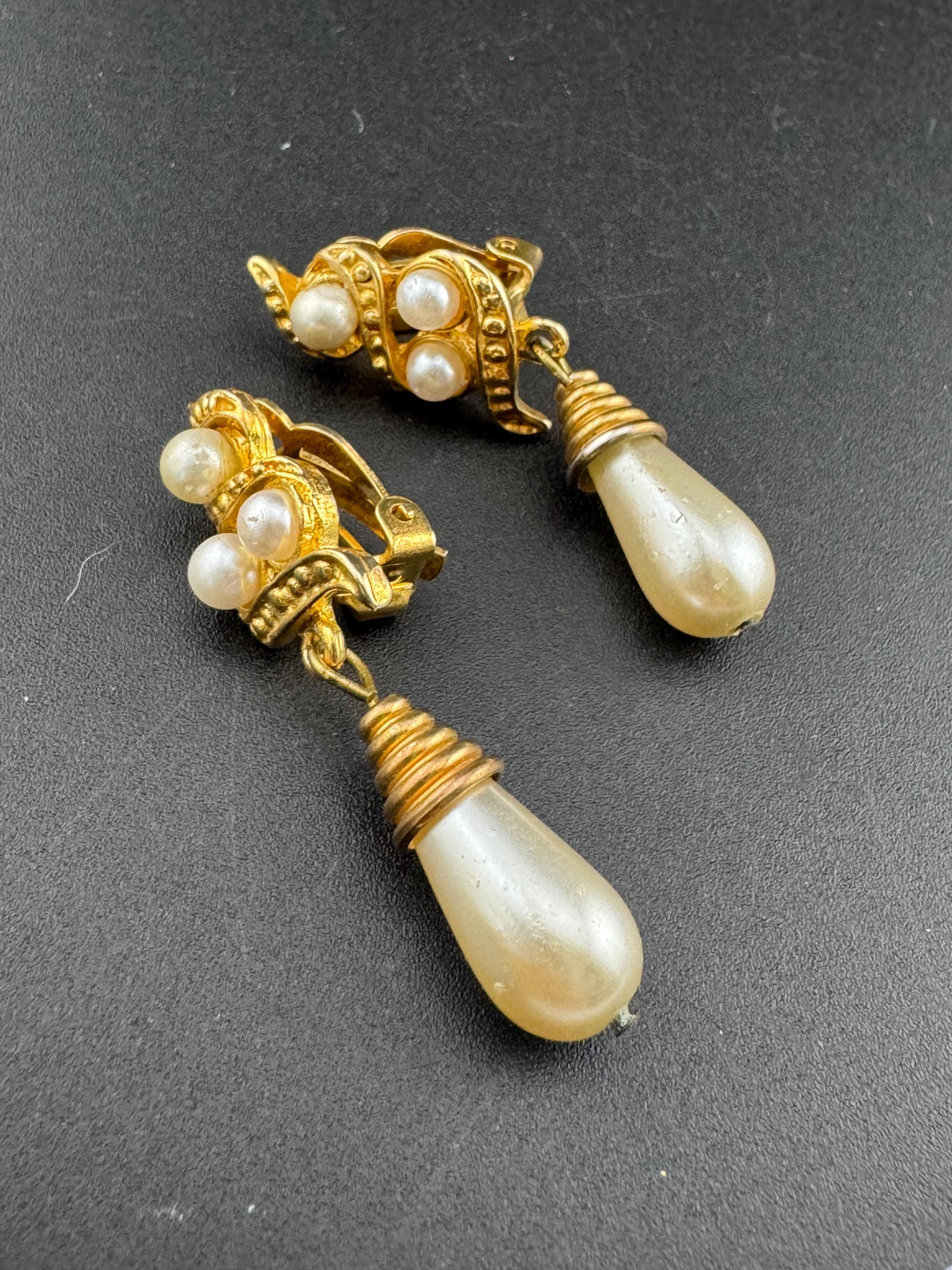 vintage cream ivory pearl teardrop drop clip on earrings Bridal Art Deco 1980s 1990s