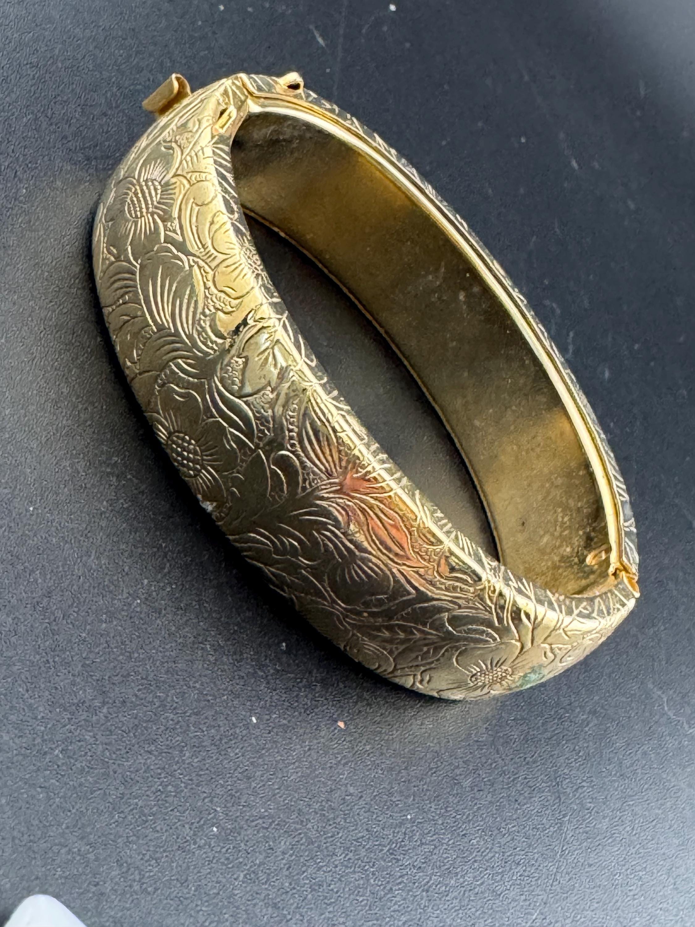 Vintage retro modernist gold tone wide clamper cuff wrist bangle etched floral 1970s