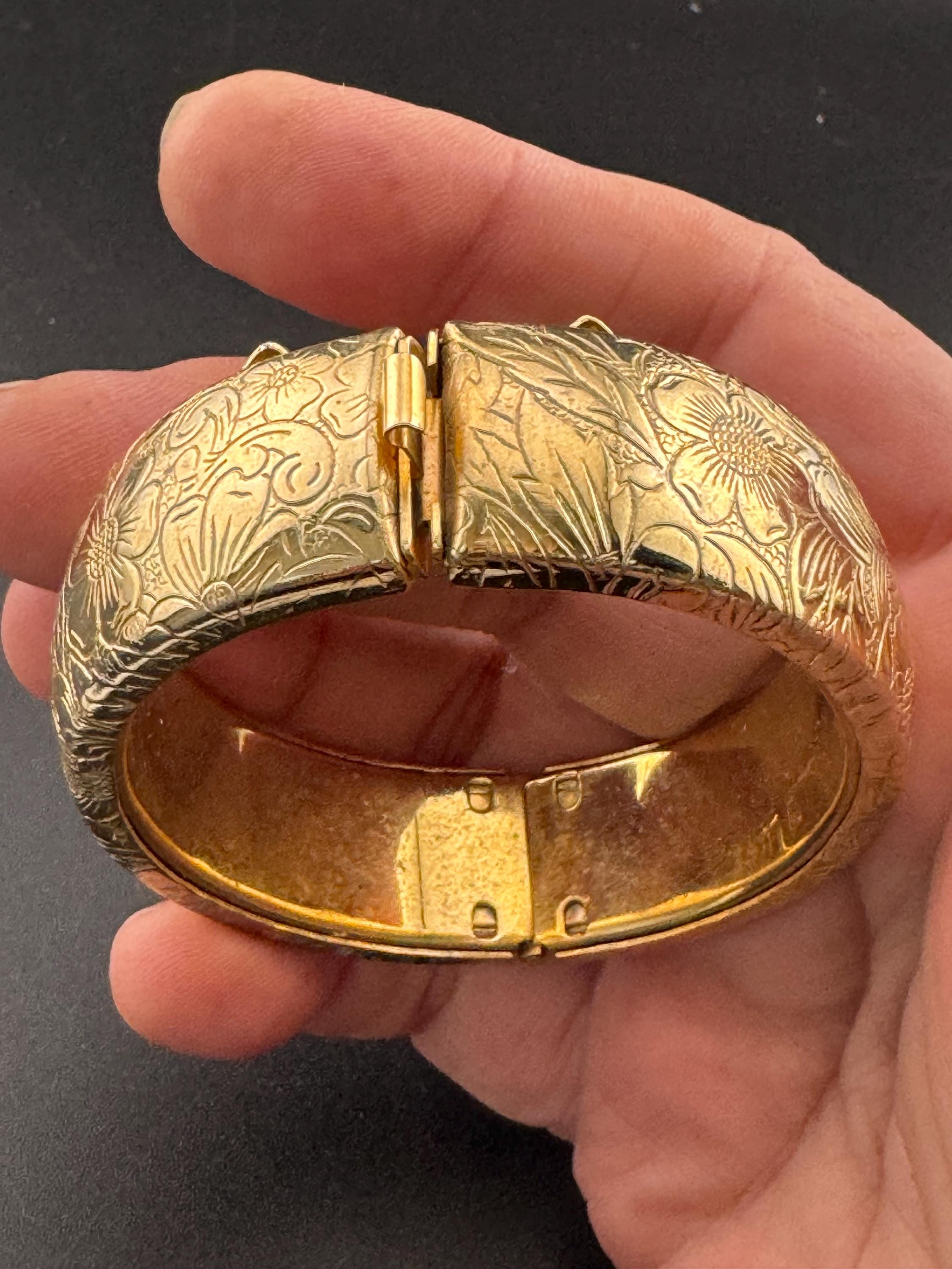 Vintage retro modernist gold tone wide clamper cuff wrist bangle etched floral 1970s