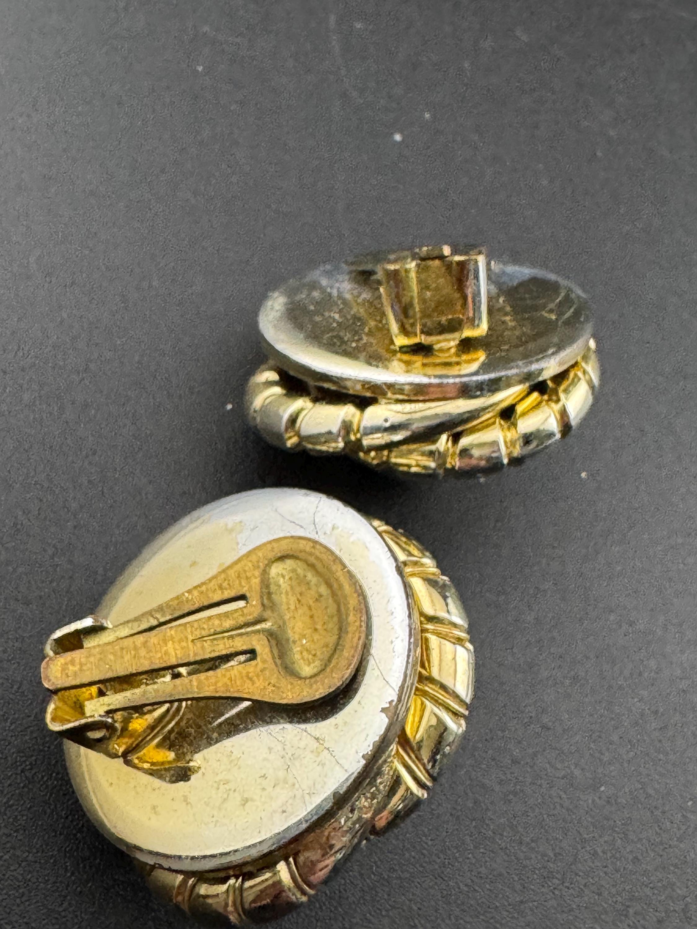 oversized lightweight gold tone ball domed round swirl clip on earrings