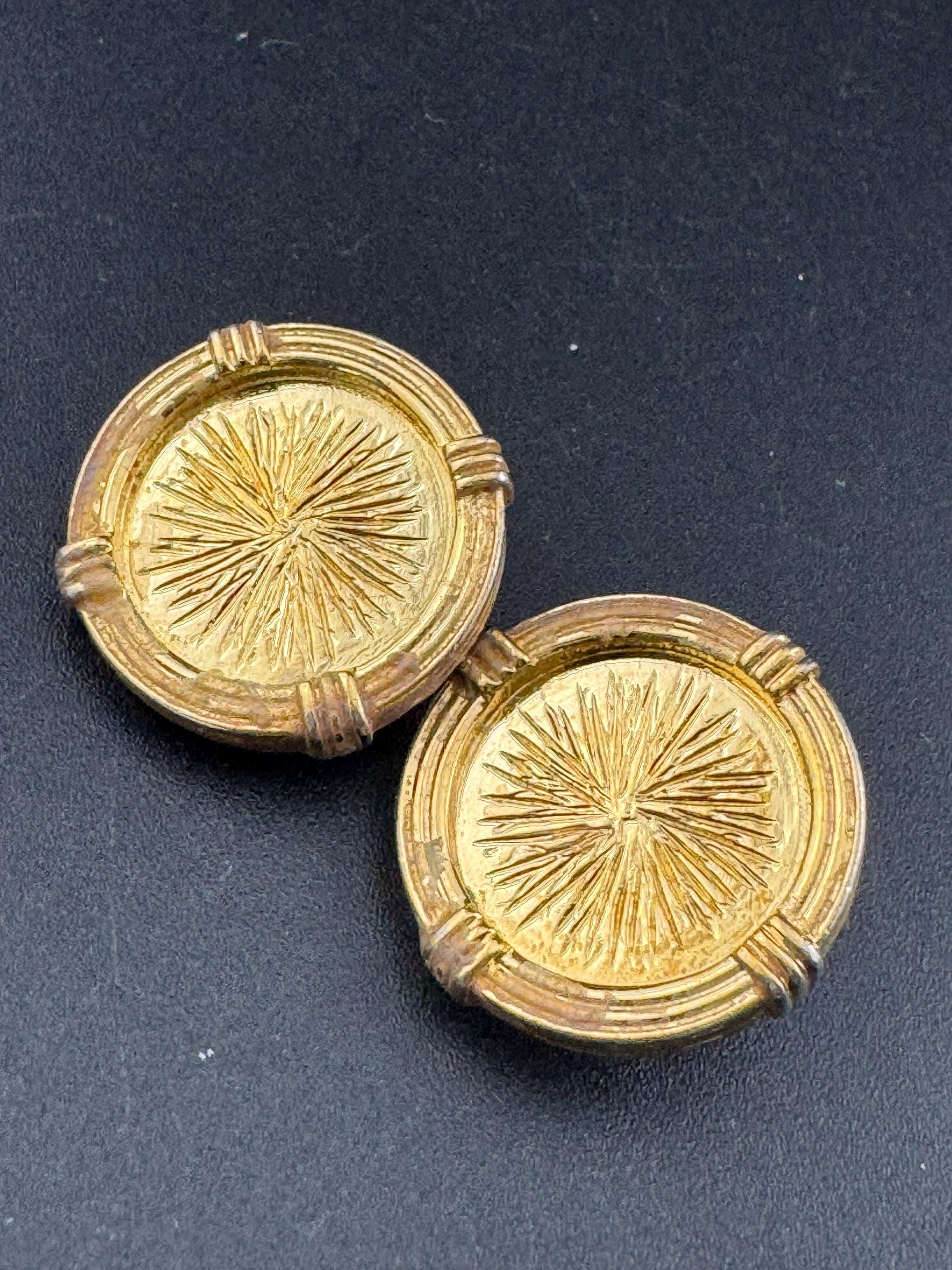 Vintage gold tone 2.5cm round disc button earrings