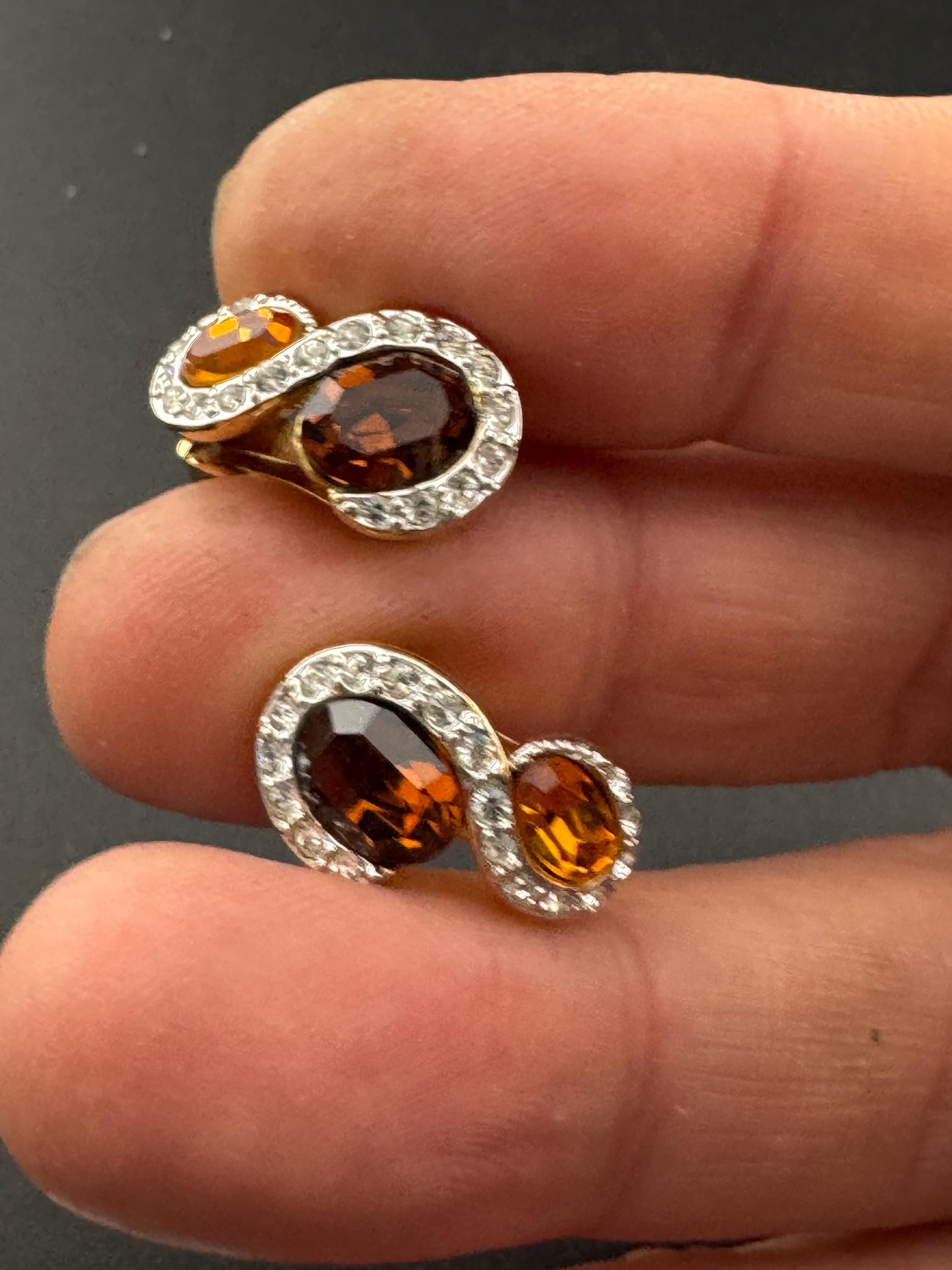 Vintage small brown cognac glass gold tone clip On Earrings