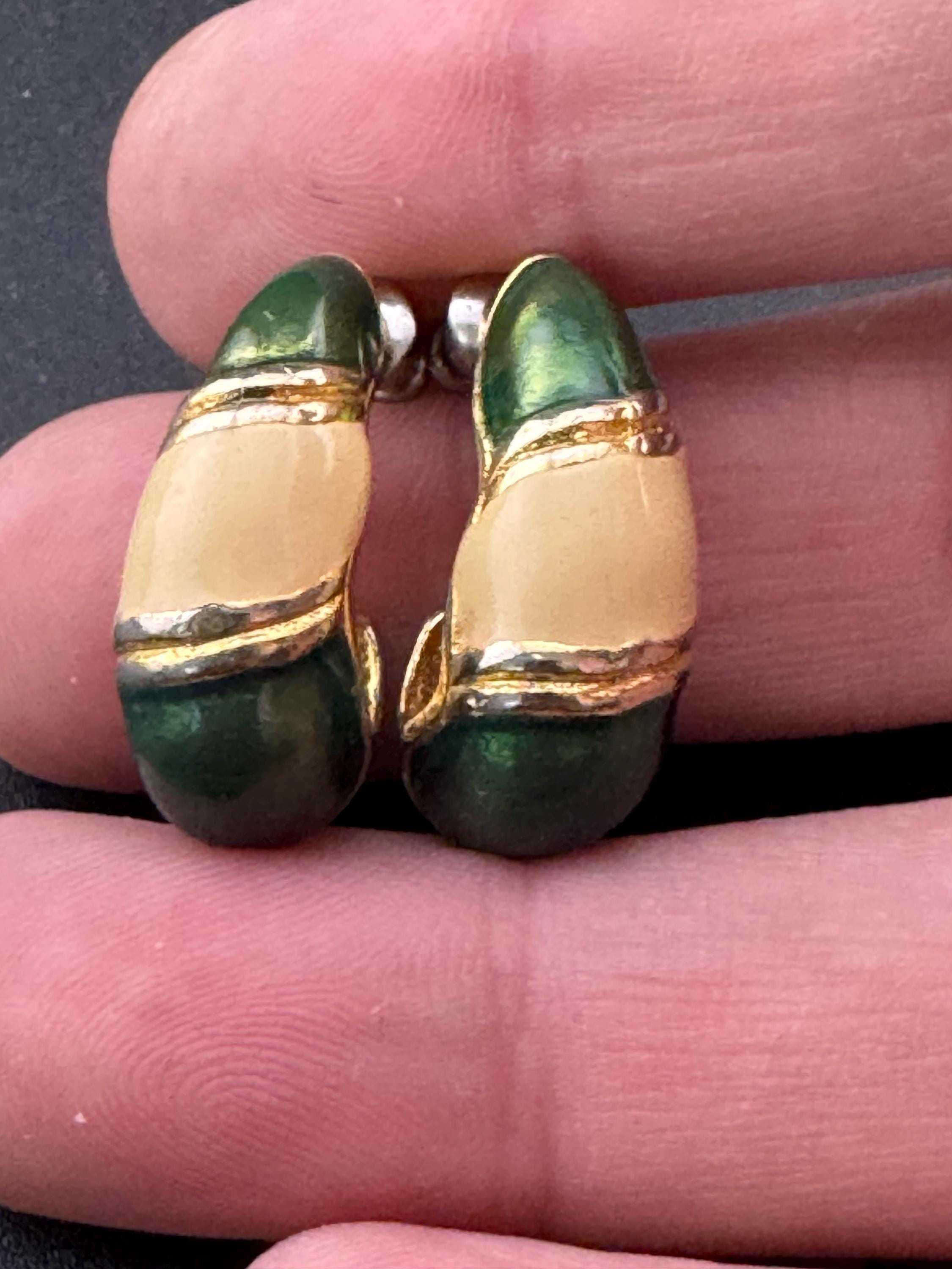 Retro 1980s classic Gold plated 2.5cm olive and emerald green enamel half hoop pierced earrings