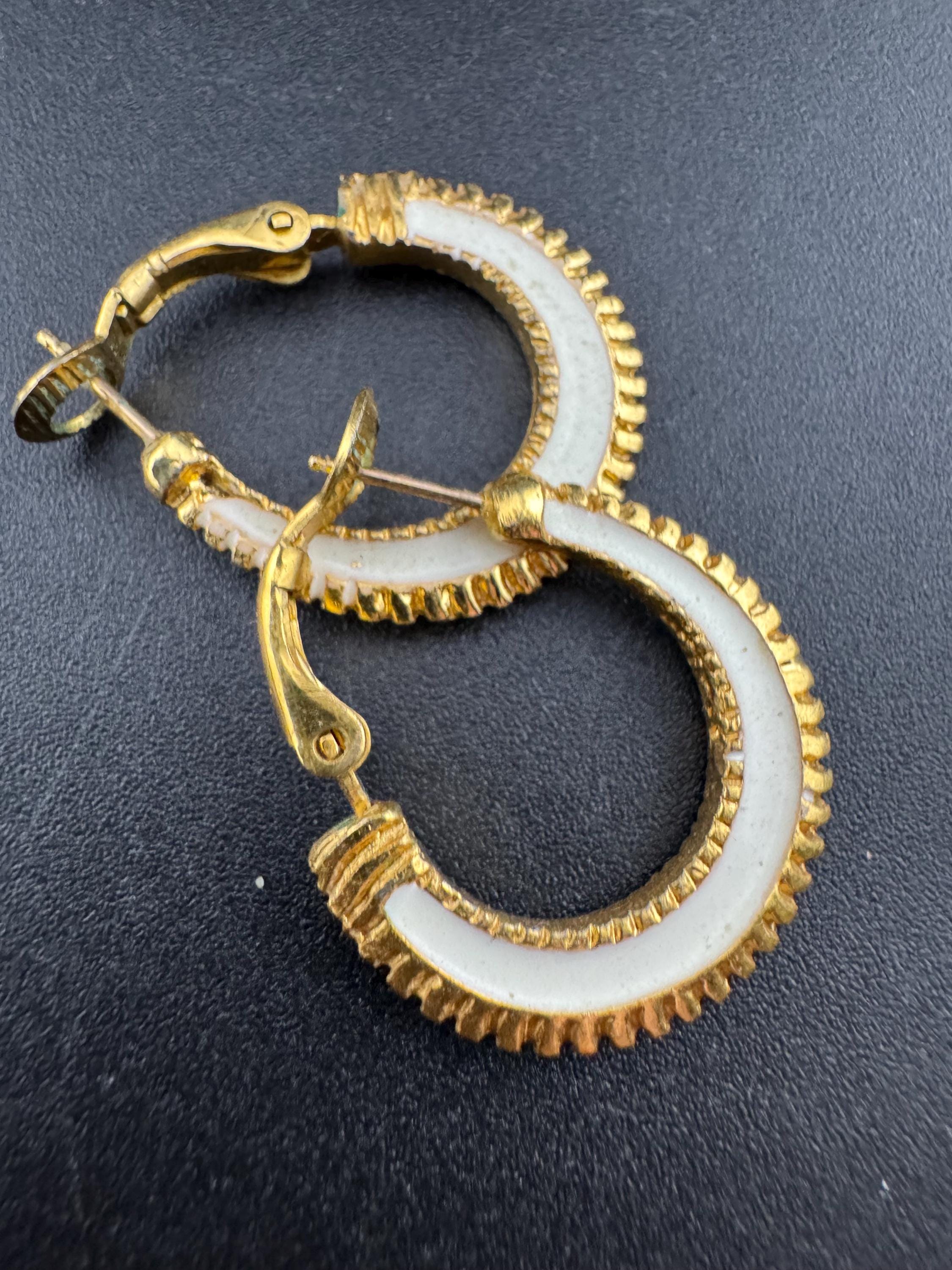 Retro white enamel flat hoop Earrings for pierced ears 1980s