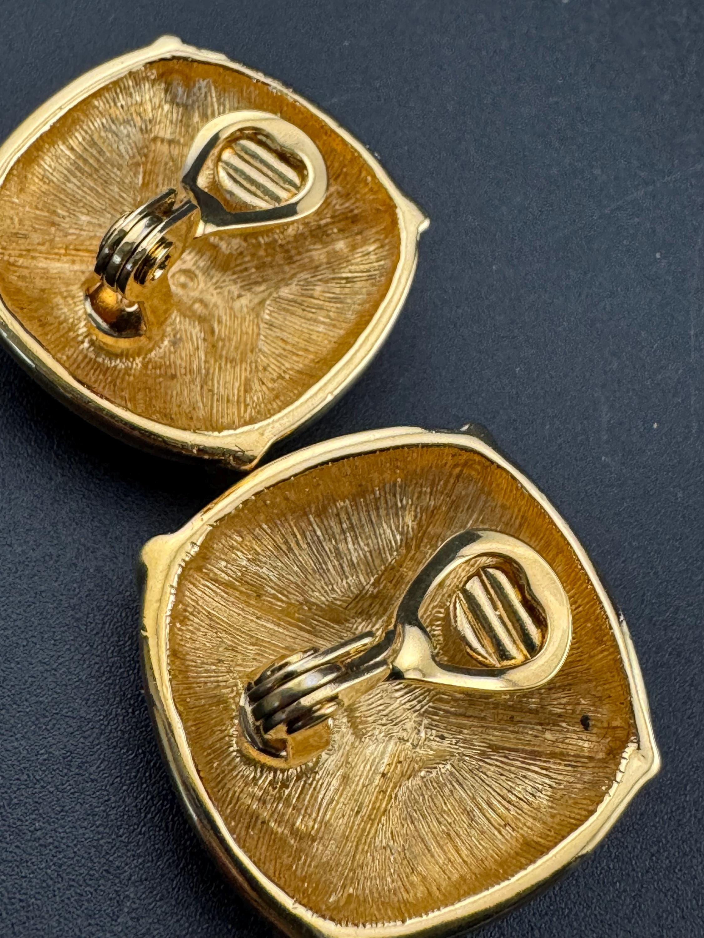 vintage oversized gold tone green enamel square 1980s clip on earrings 2.75cm