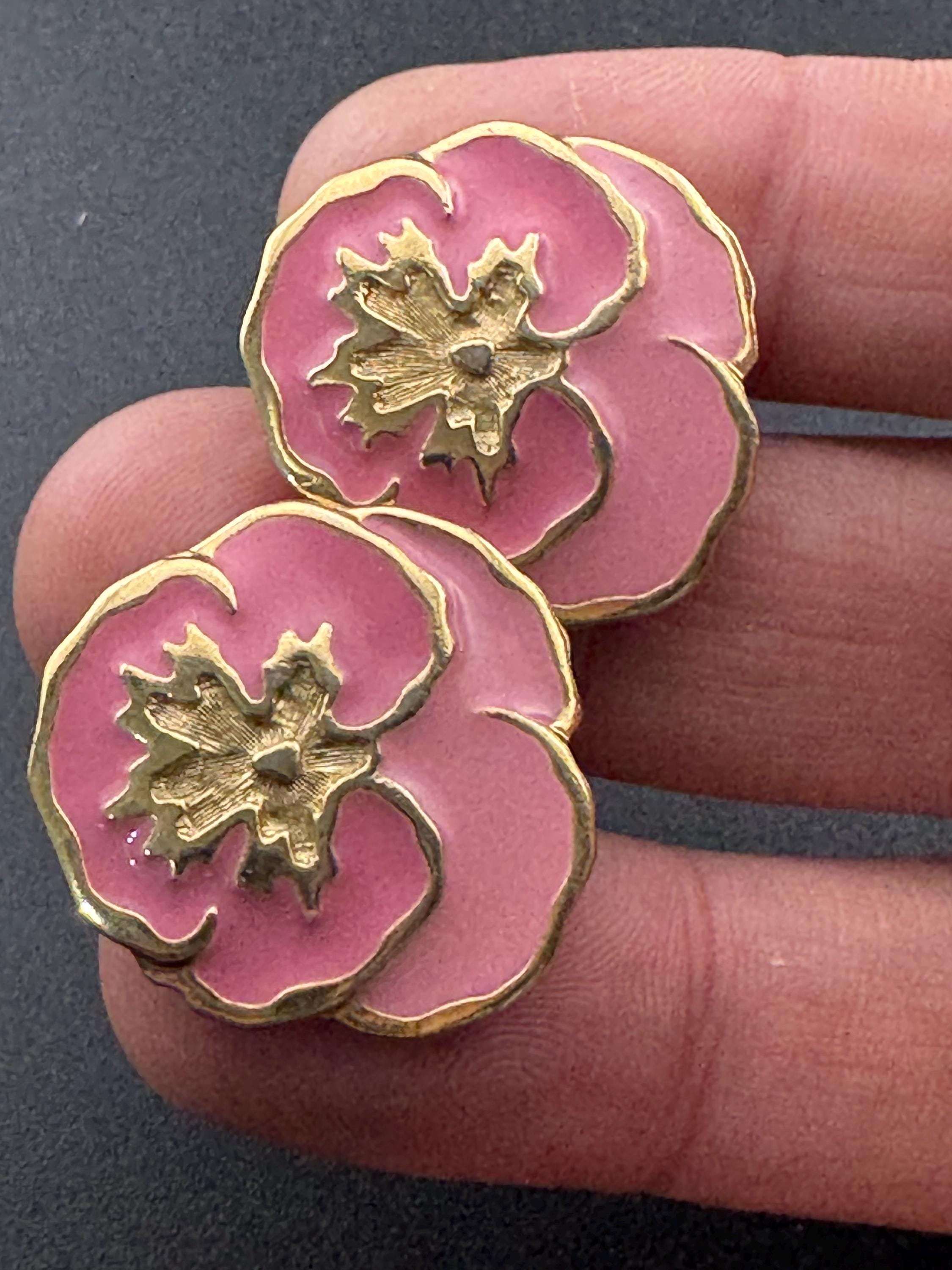 Vintage pink enamel gold tone flower clip on earrings 1980s 1990s