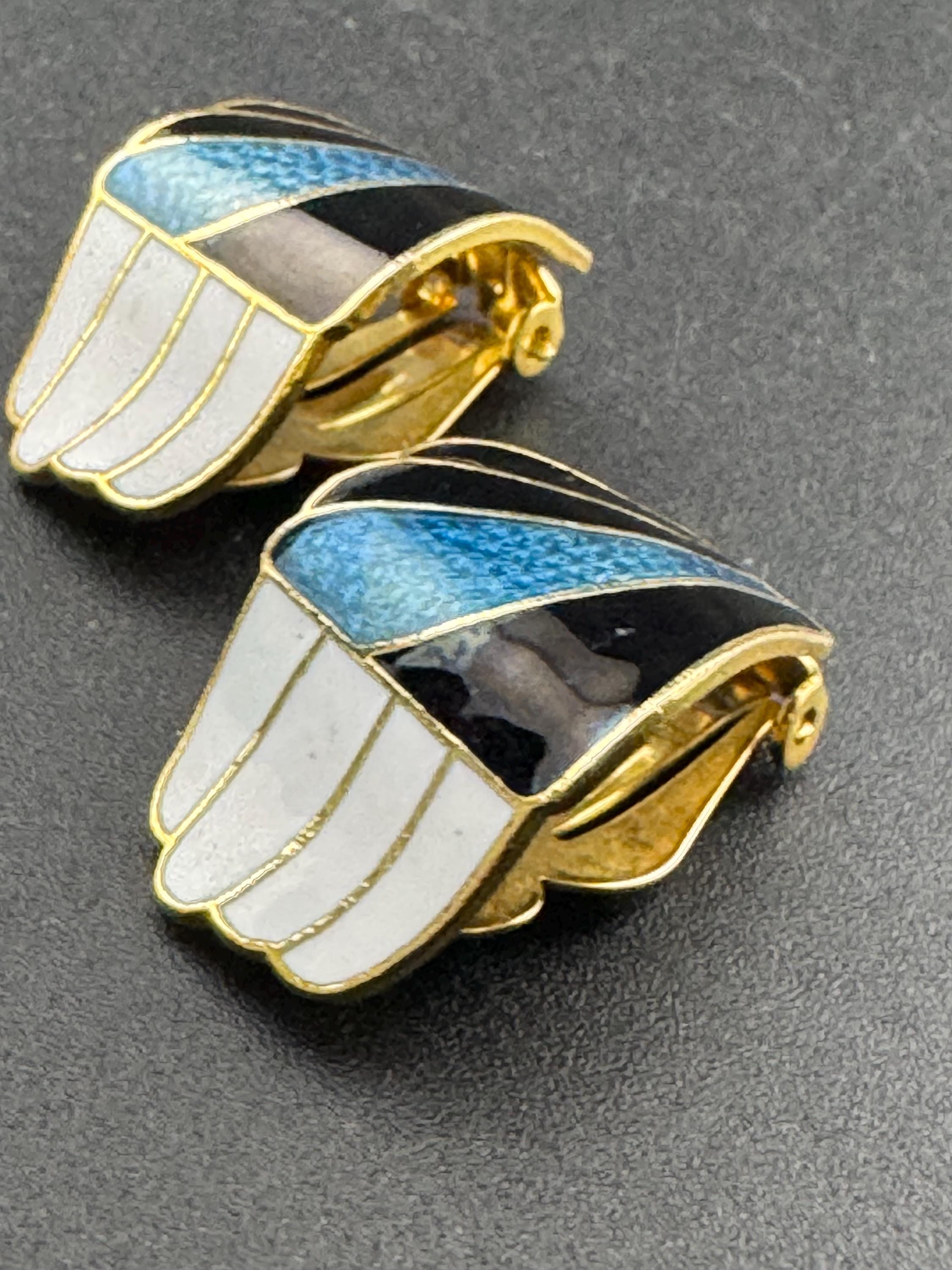 Vintage Retro pair navy blue and white cloisonné enamel geometric  half hoop curved clip on earrings gold tone