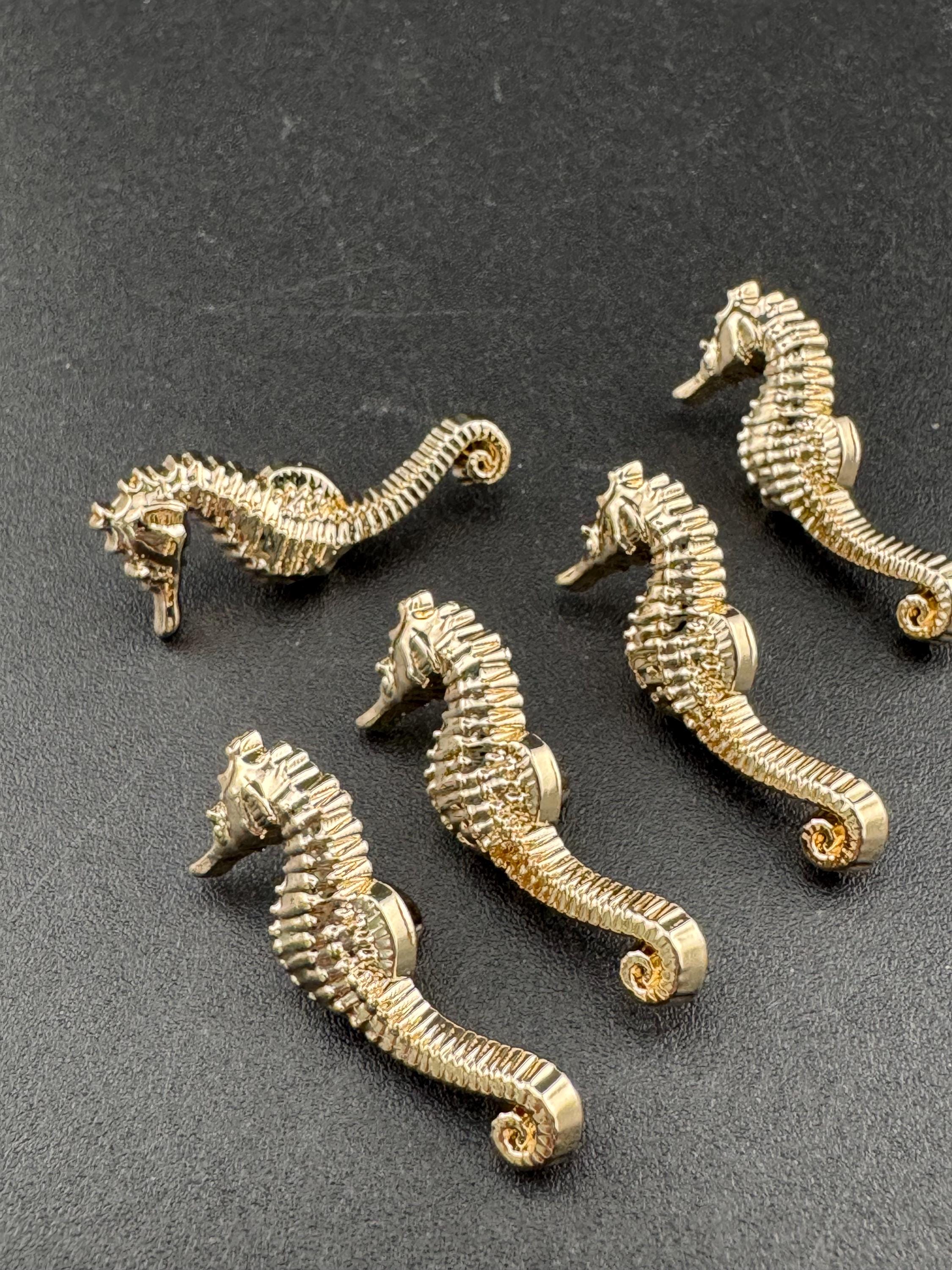 Pack of 5 pieces 30mm gold tone seahorse buttons with metal shank nautical style