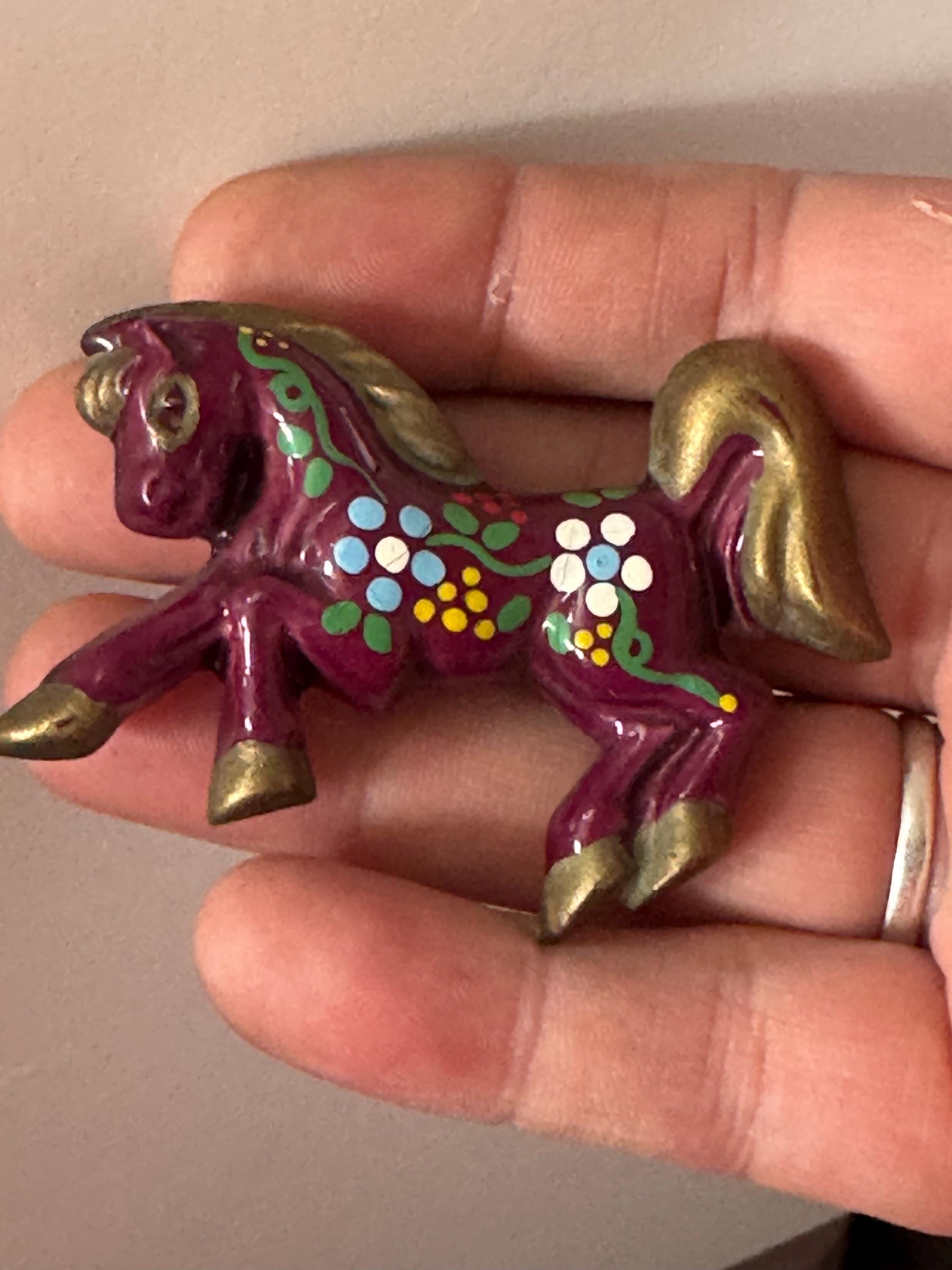 Vintage large dark red ceramic floral hand painted horse brooch super kitsch