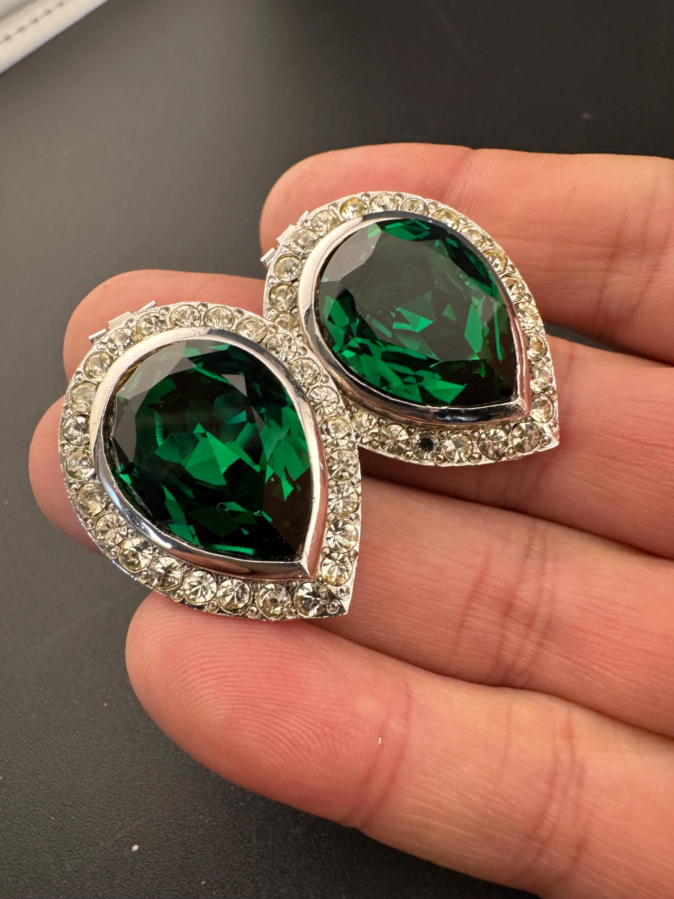French Bluette Pair of vintage teardrop shoe Clips made with vintage Emerald Green Swarovski Crystal, Art Deco Style