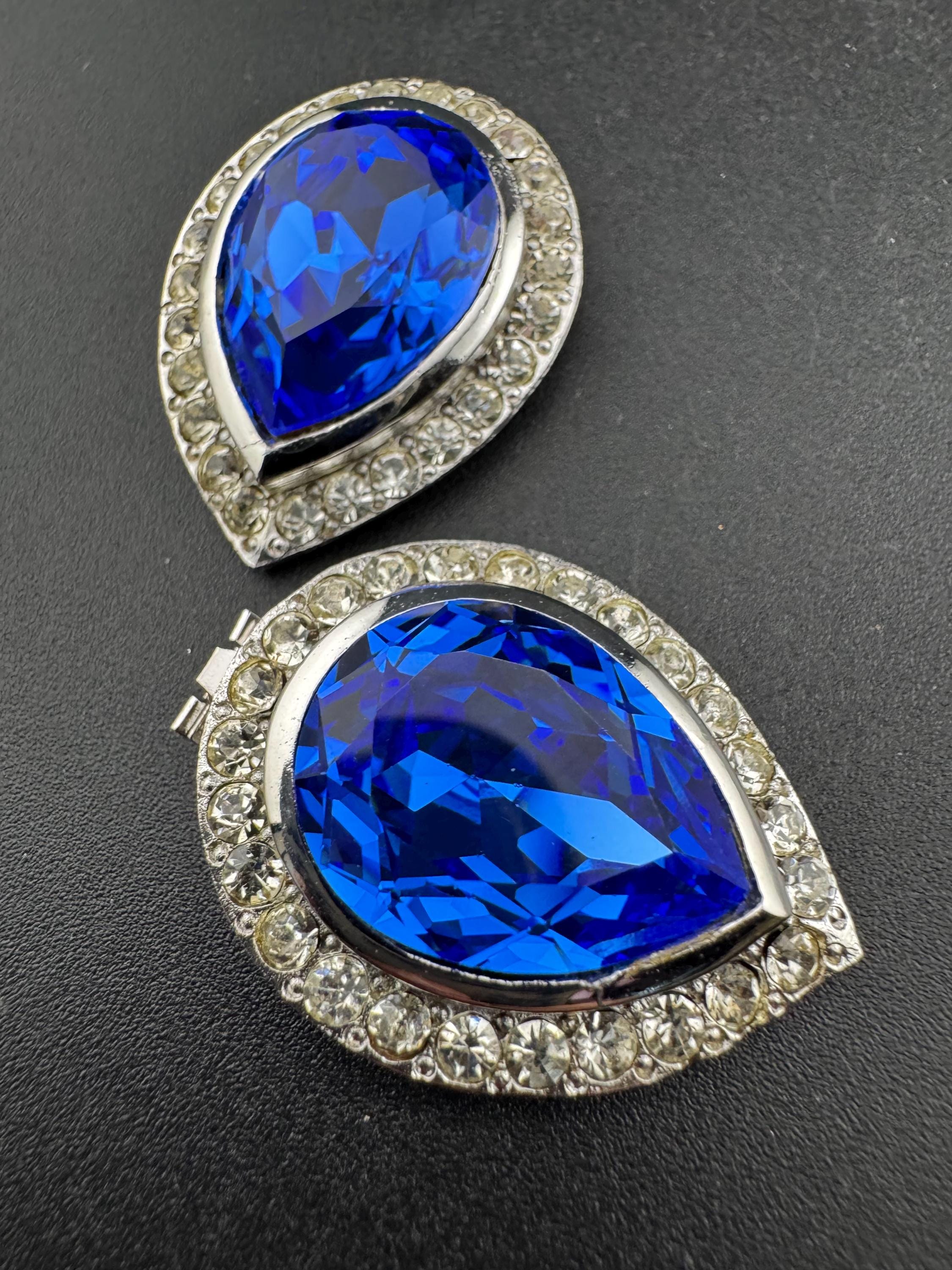 French Bluette Pair of vintage teardrop shoe Clips made with vintage sapphire blue Swarovski Crystal, Art Deco Style