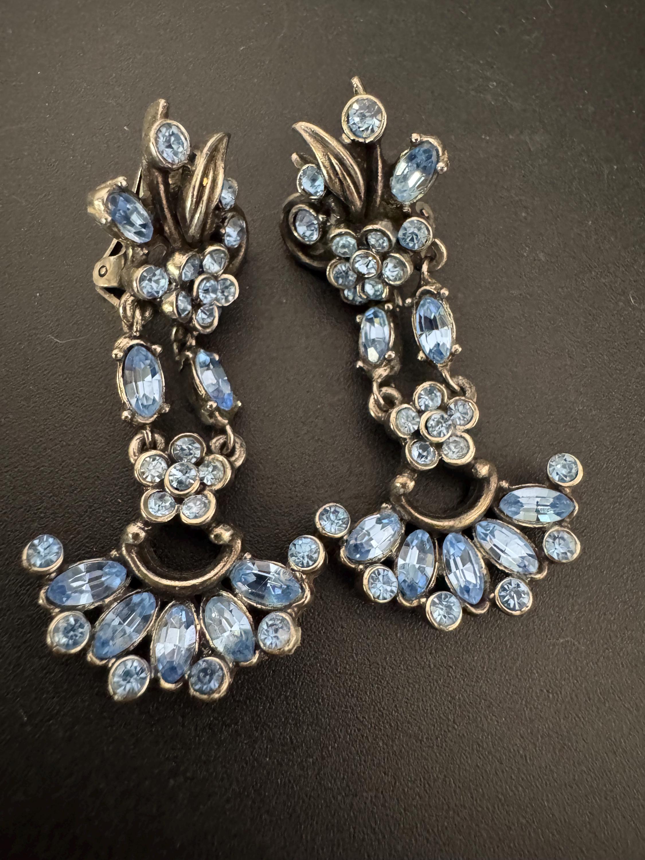 Signed HOLLYCRAFT sapphire blue rhinestone diamanté long drop  articulated earrings Vintage silver tone