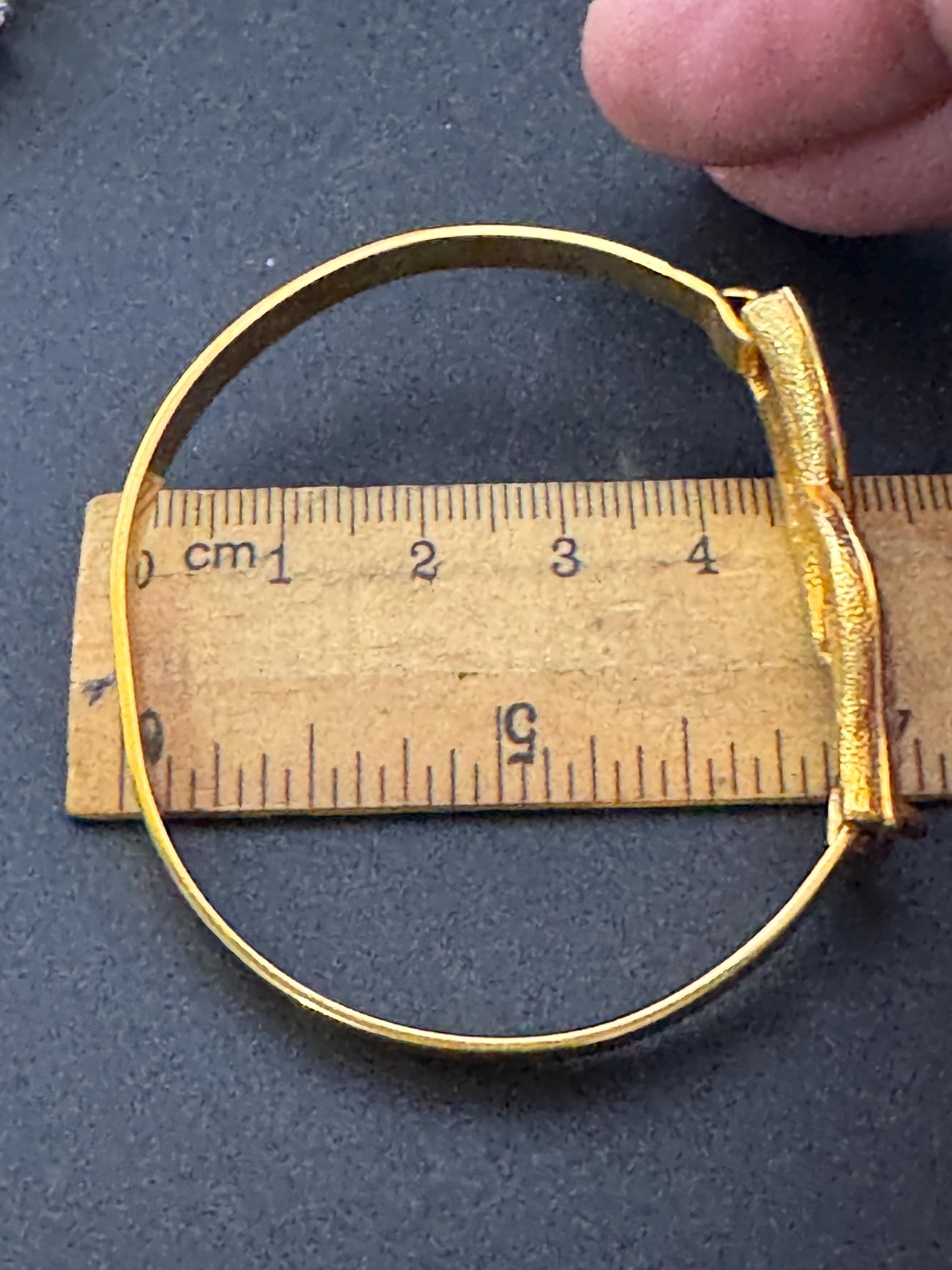 Vintage D’orlan Canada designer large 22ct triple gold plated and faux seed pearl bangle bracelet with hook clasp