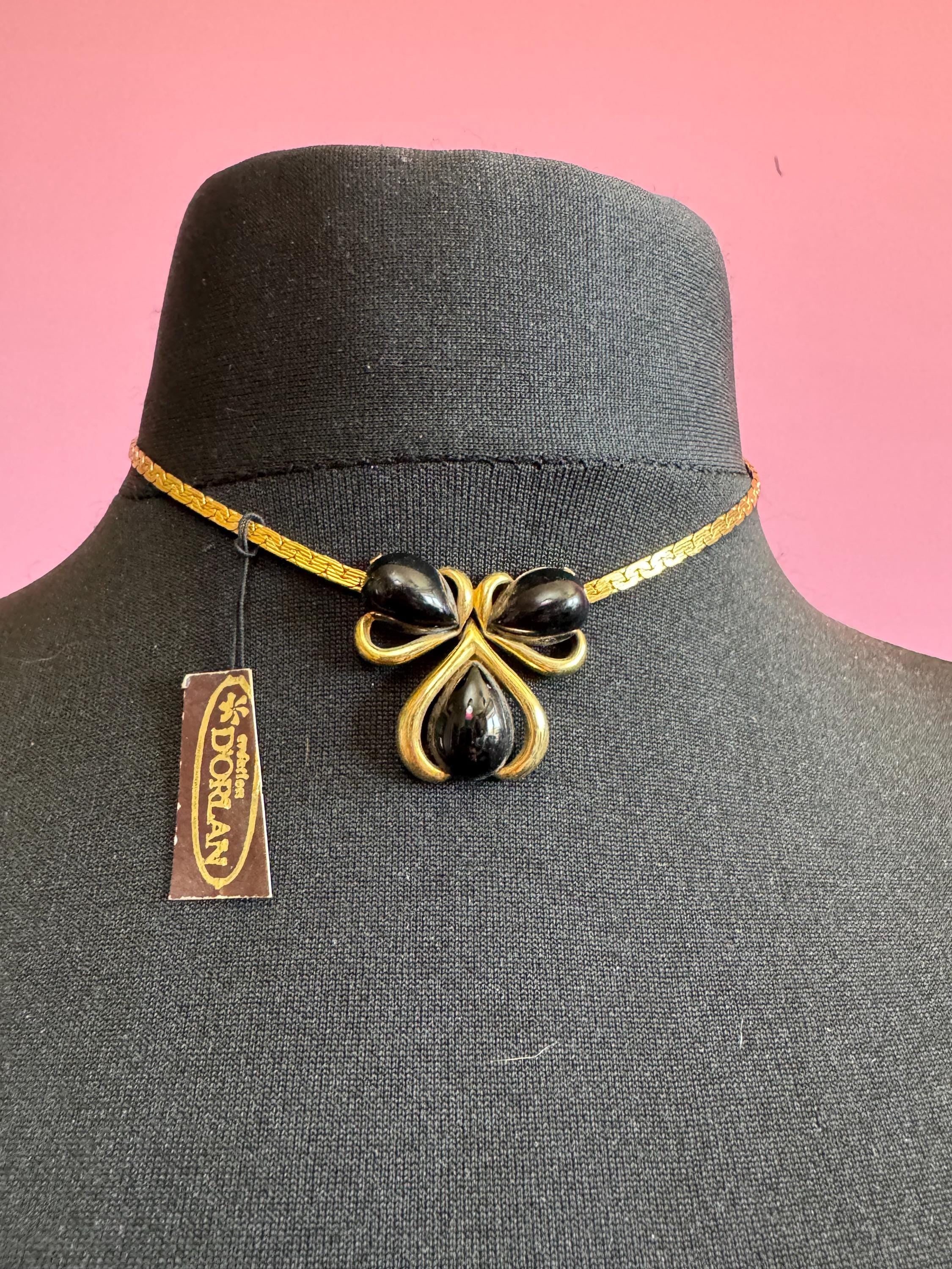Petite fit Vintage D’orlan Canada designer 22ct triple gold plated black cabochon enamel bow pendant choker necklace 40cm
