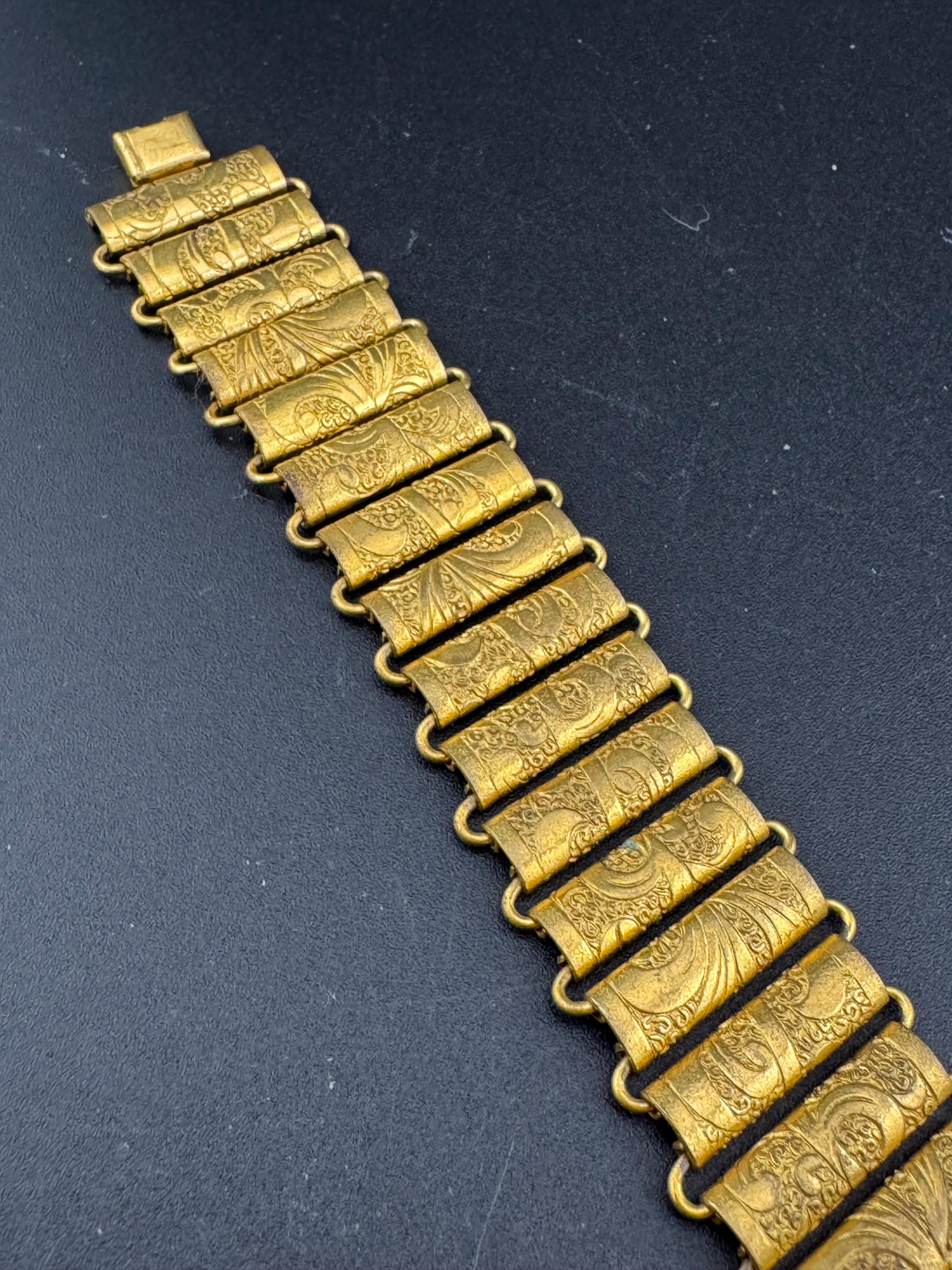 Antique 1930s Gold Tone Brass Cuff Bracelet - Petite Fit