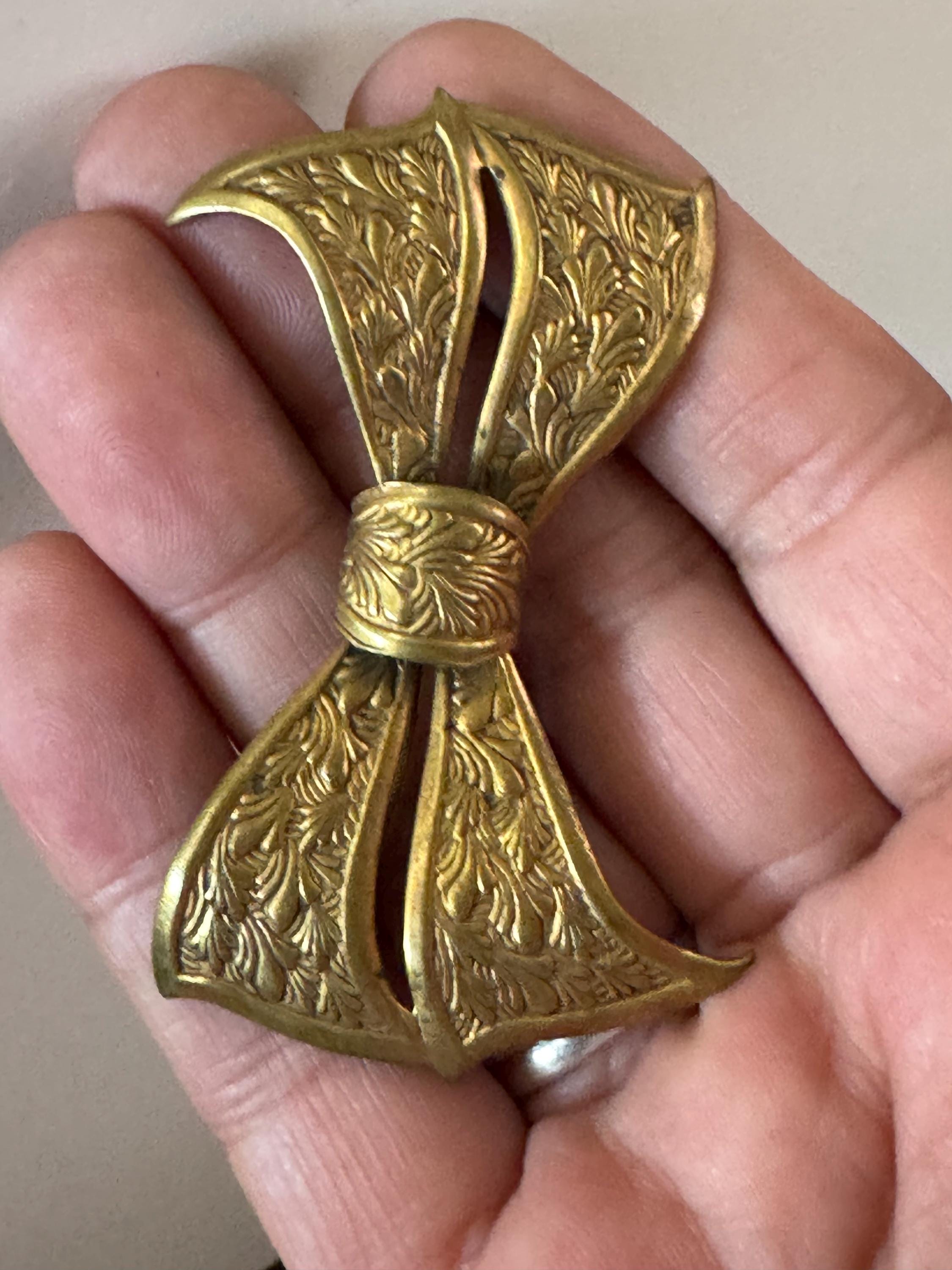 Vintage early czech gilt Art Deco filigree stamped and engraved brass gilt gold metal BOW brooch 6cm c clasp