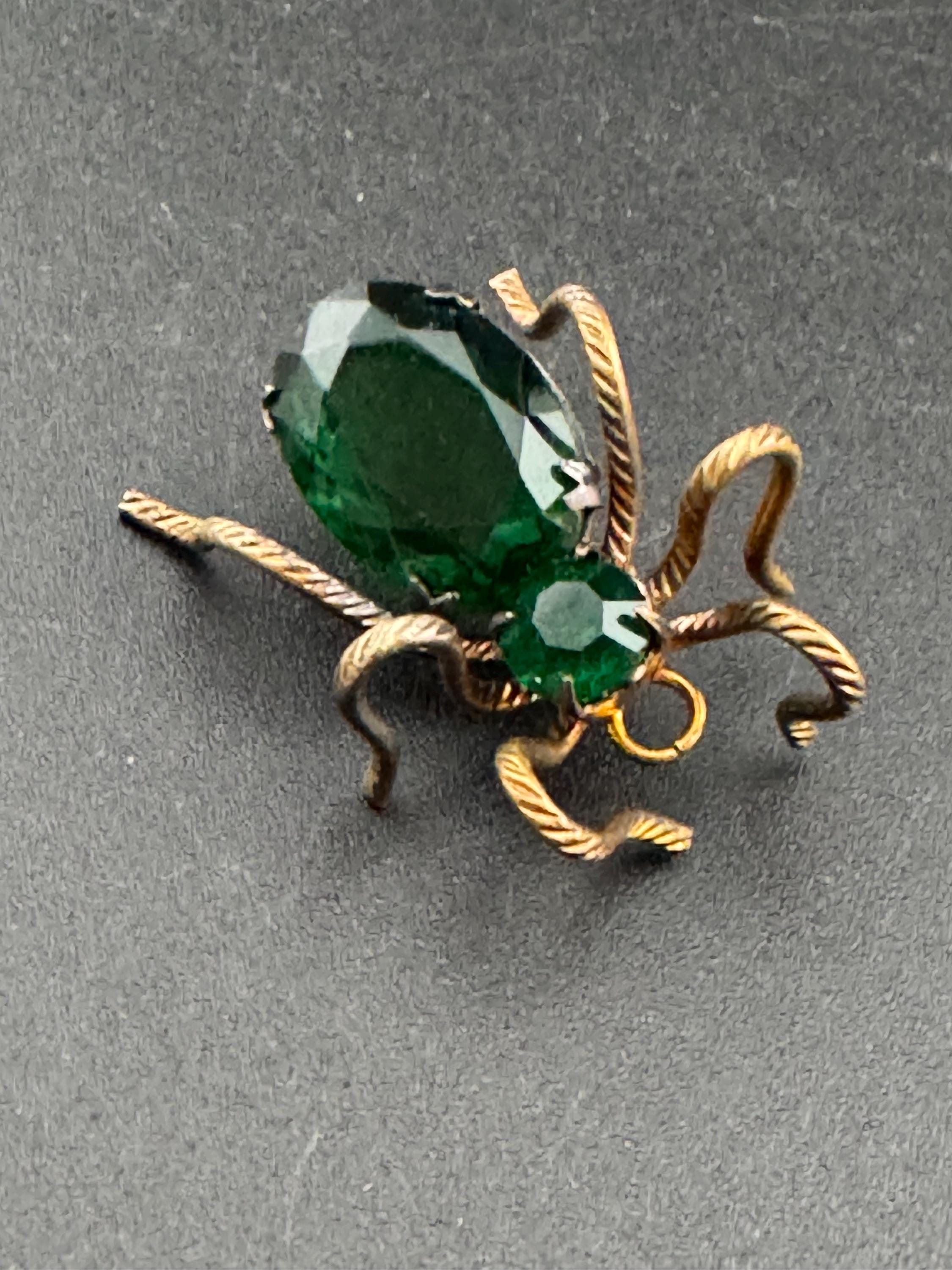 Vintage 4cm Bug spider Brooch gold Tone with large emerald rhinestones  insect