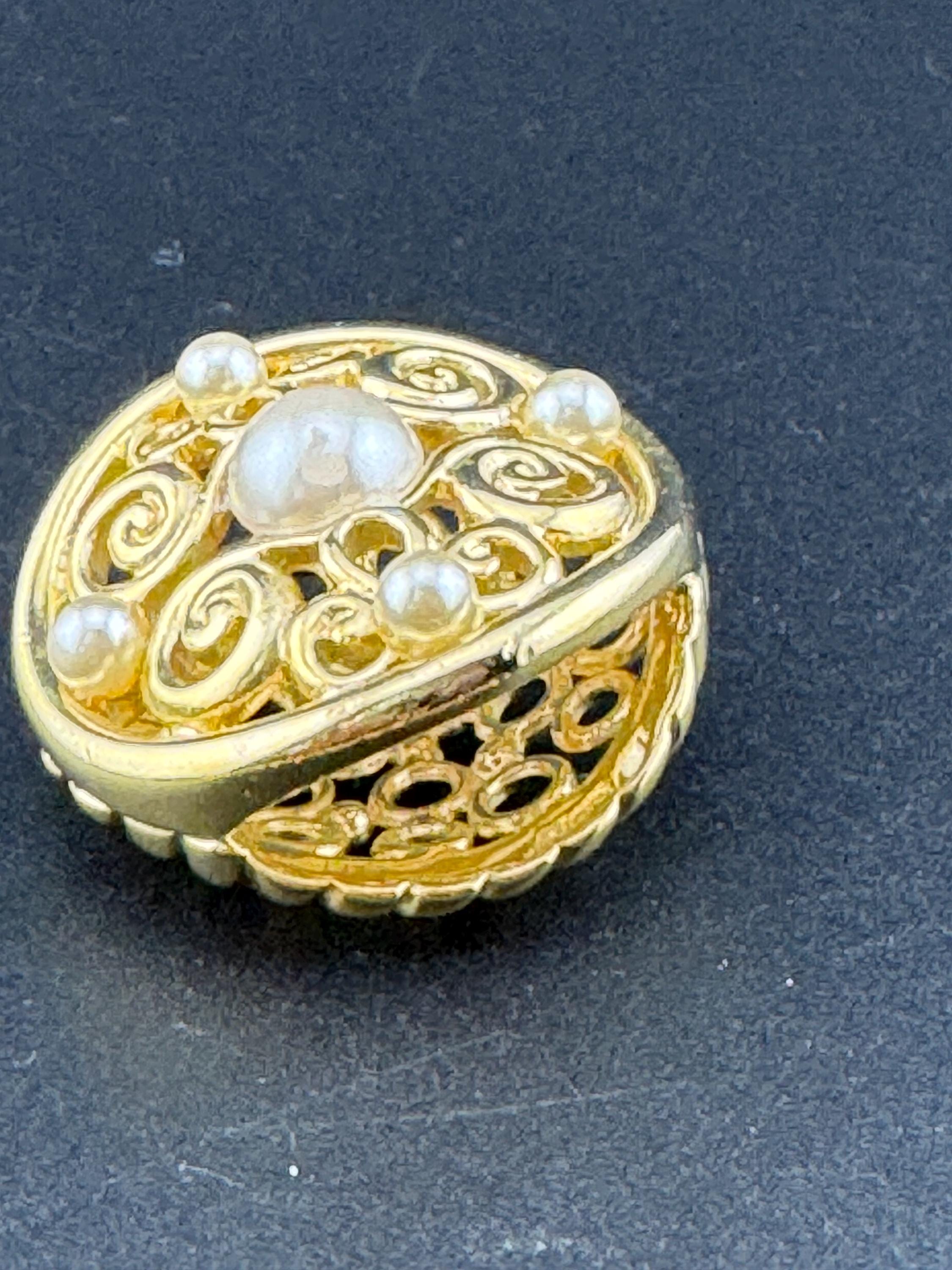 1980s classic Gold Tone open work Scarf ring with faux pearls