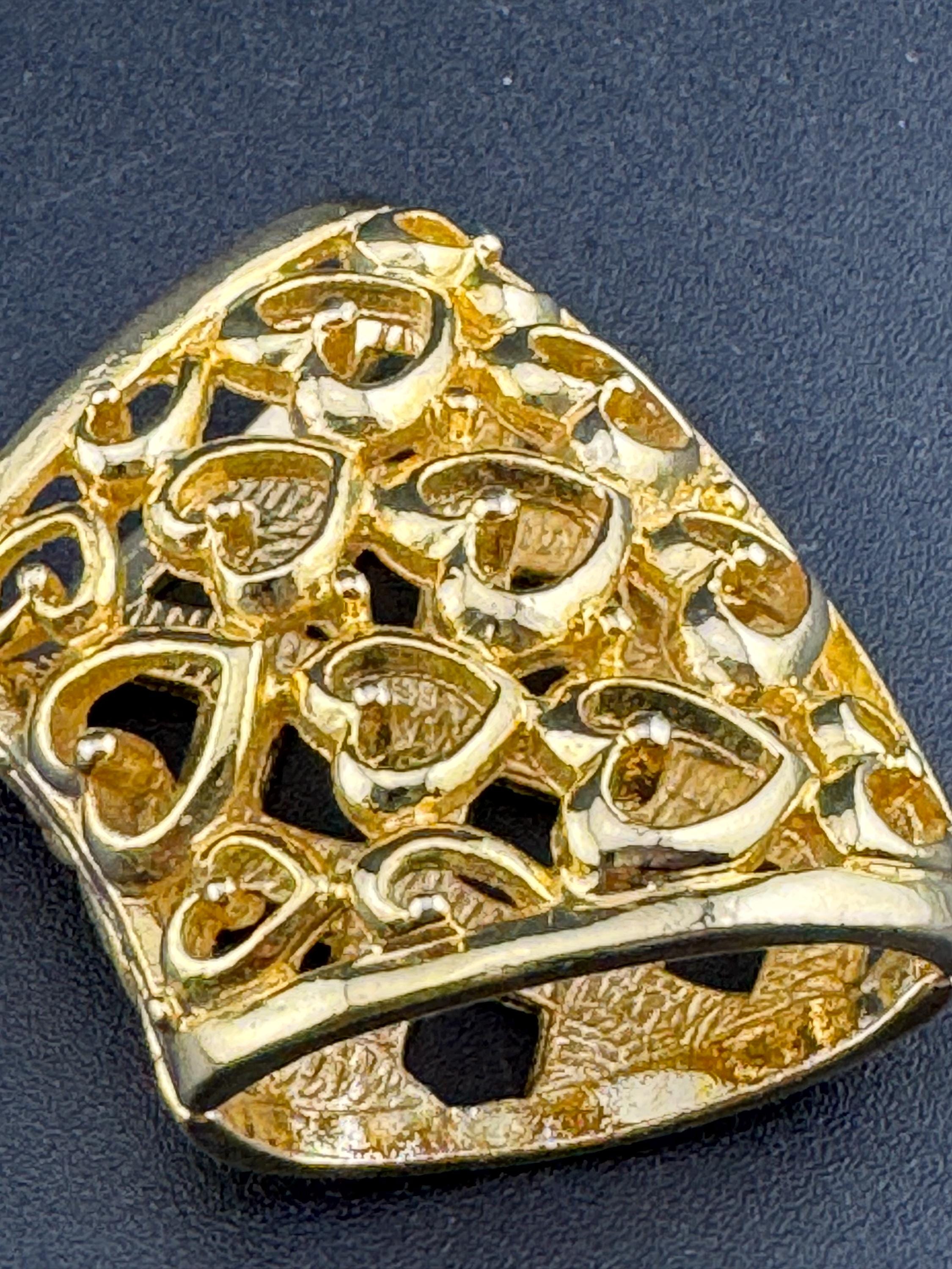 1980s classic Gold Tone open work reversible Scarf ring woven or hearts each side