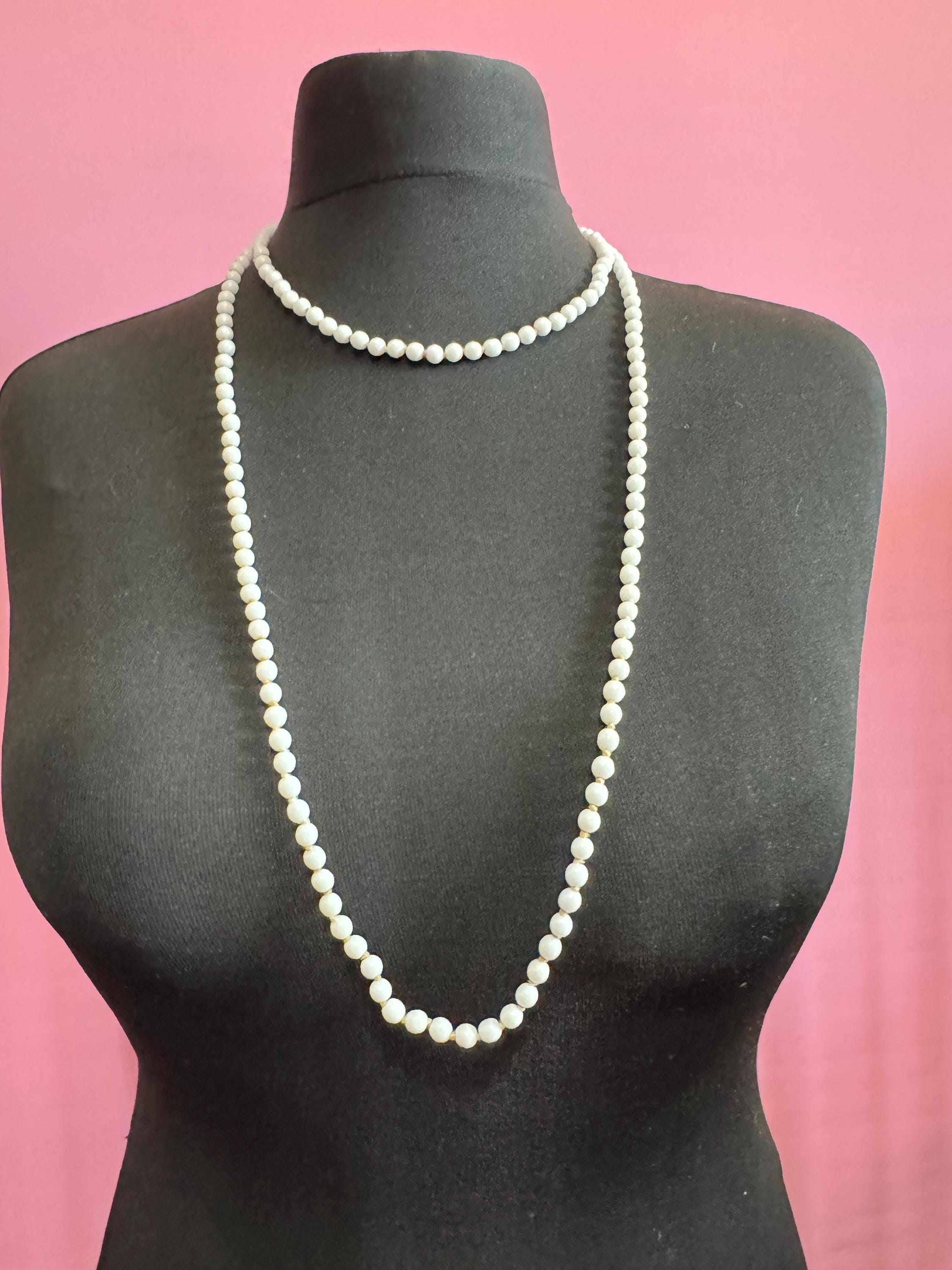 Vintage White milk glass round beaded flapper length long necklace 140cm