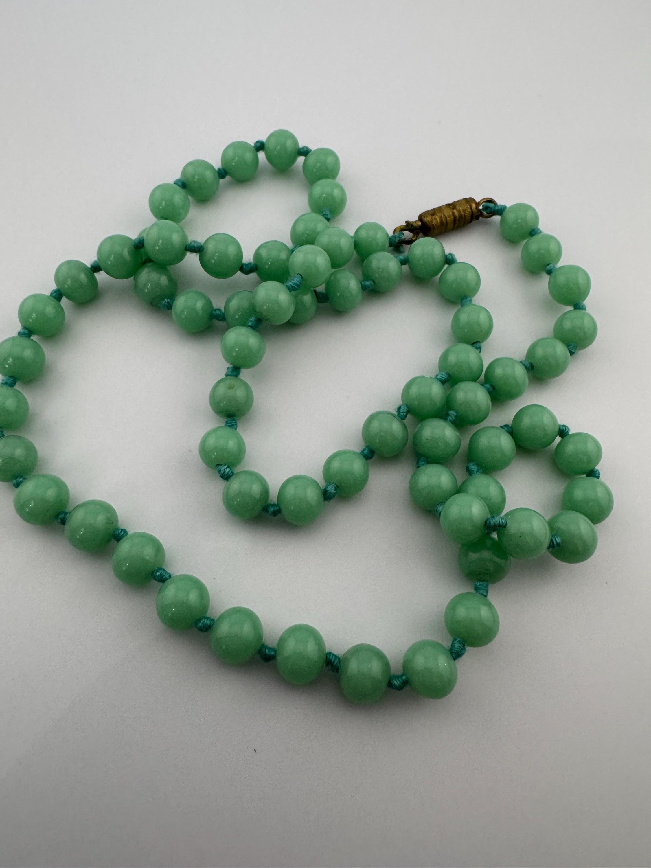 Vintage Art Deco Green czech glass long beaded and knotted necklace 68cm