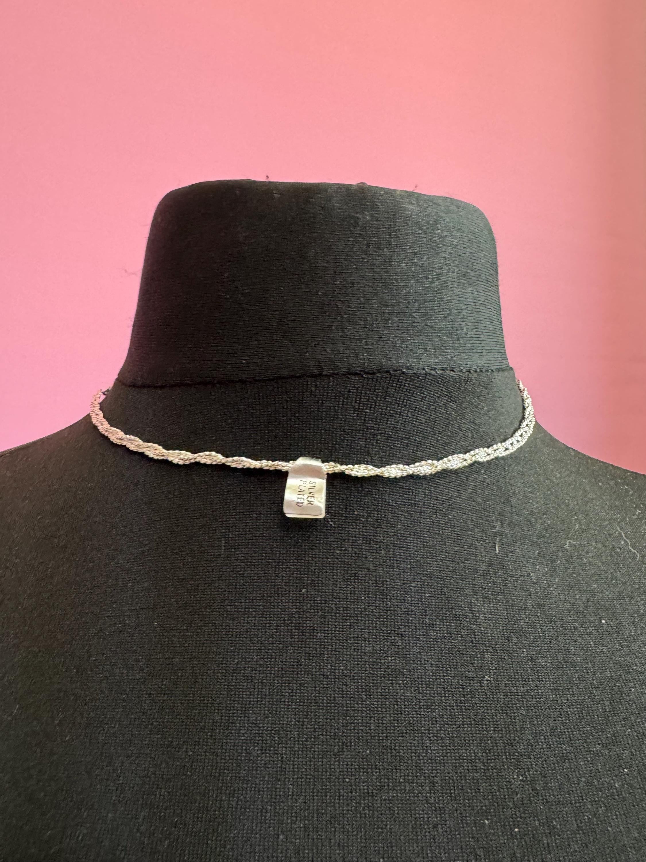 Retro 80s short 42.5cm woven silver plated twisted chain necklace