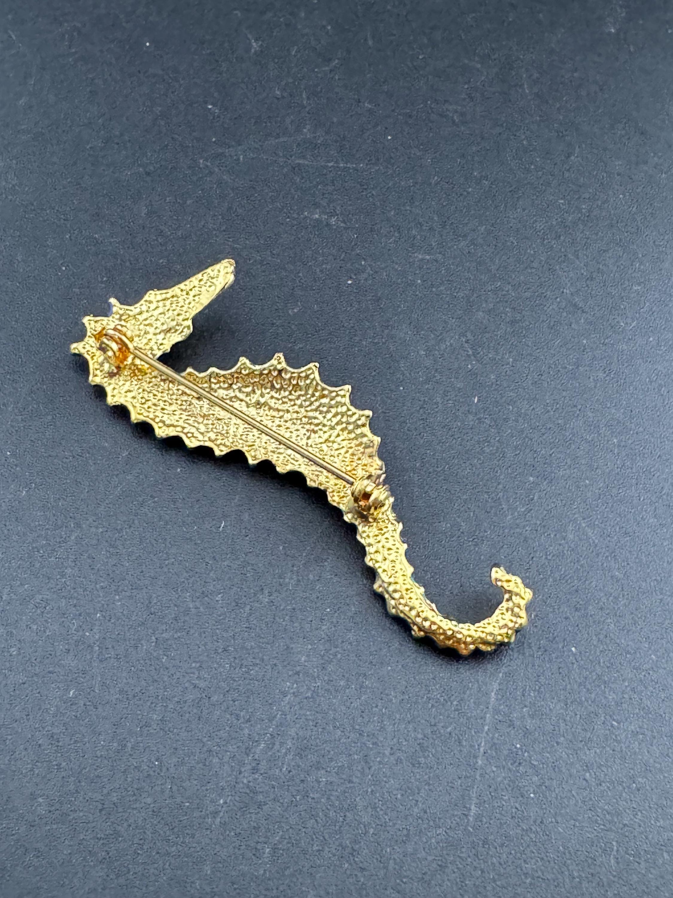 Vintage 6cm gold tone blue green enamel clear diamanté crystal seahorse brooch, nautical marine style