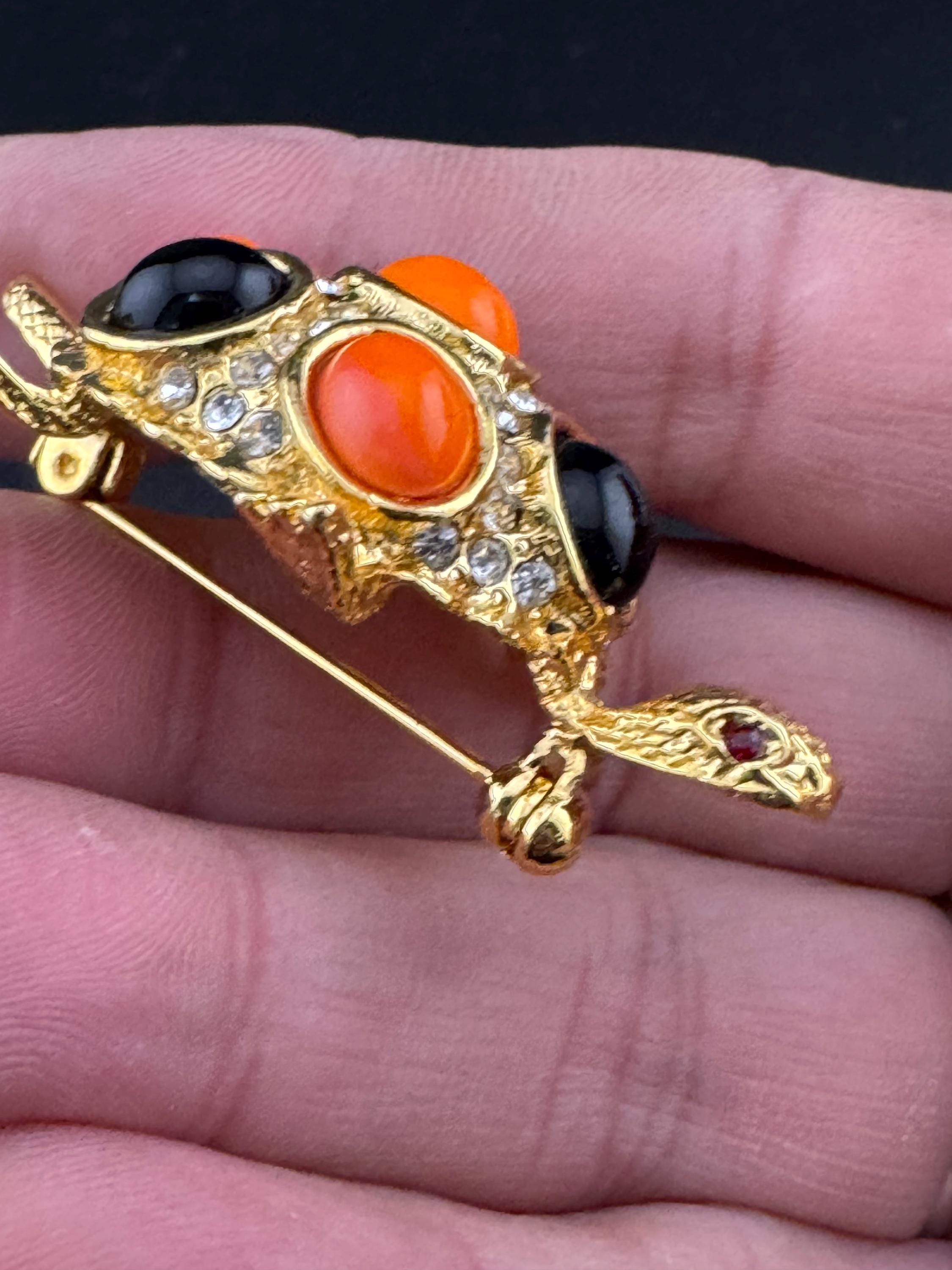 retro stylish gold tone orange and black cabochon 1980s turtle tortoise brooch