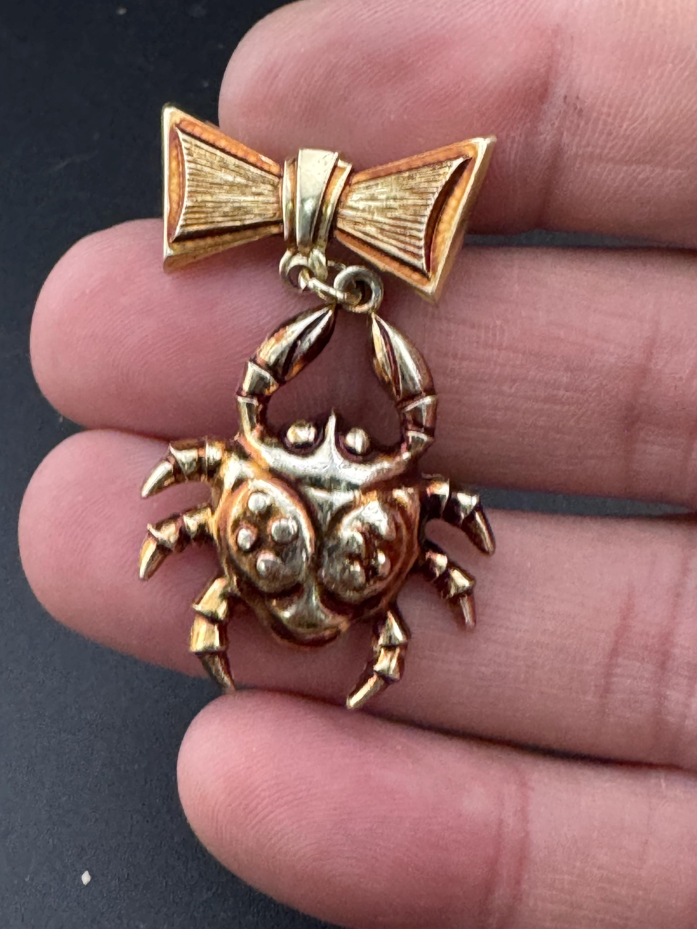 Cute kitsch copper gold tone hanging nautical crab bow Brooch gift for cancerian