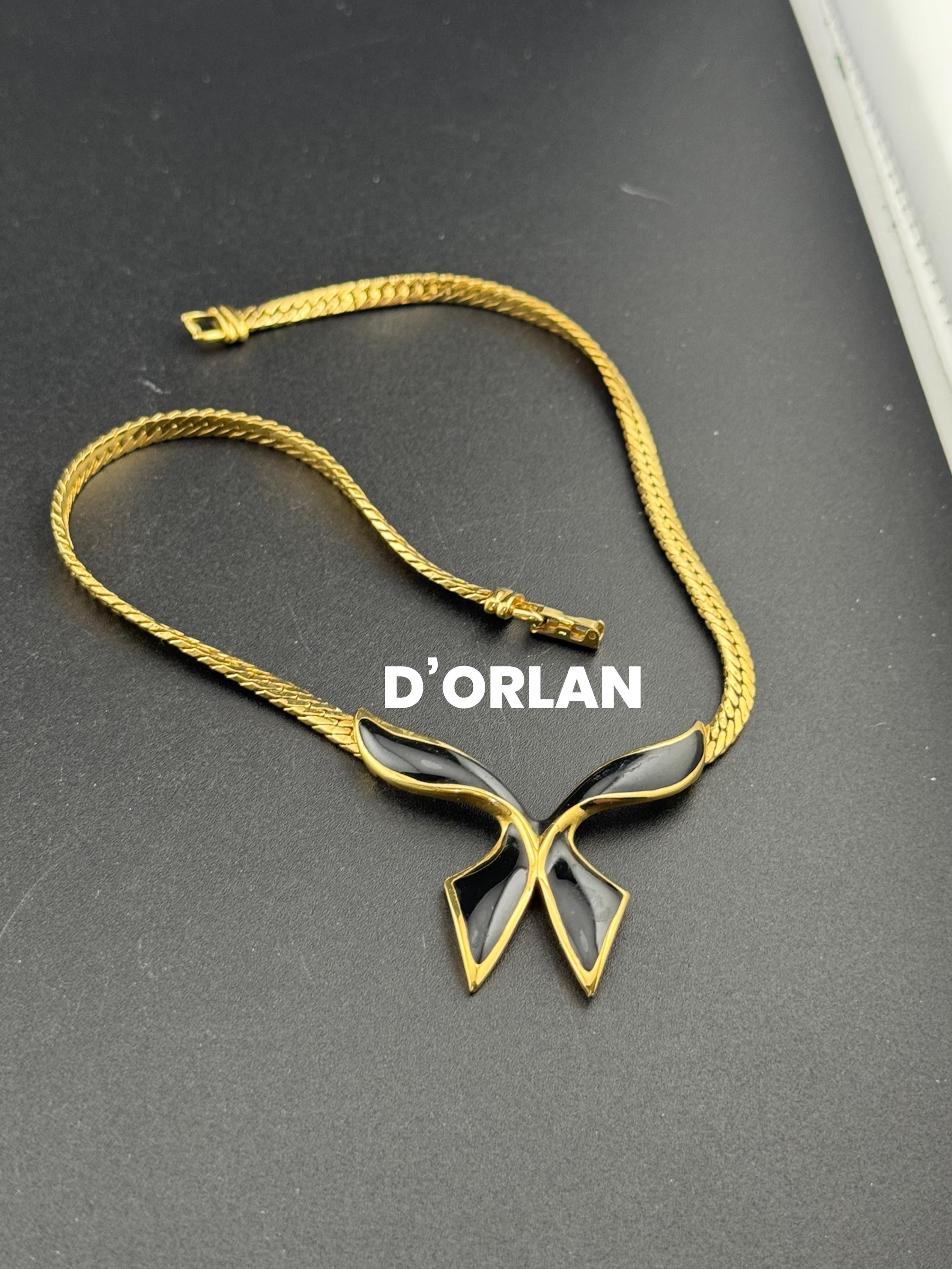 Petite neck 39cm Signed d’orlan designer black enamel gold tone ribbon bow pendant necklace