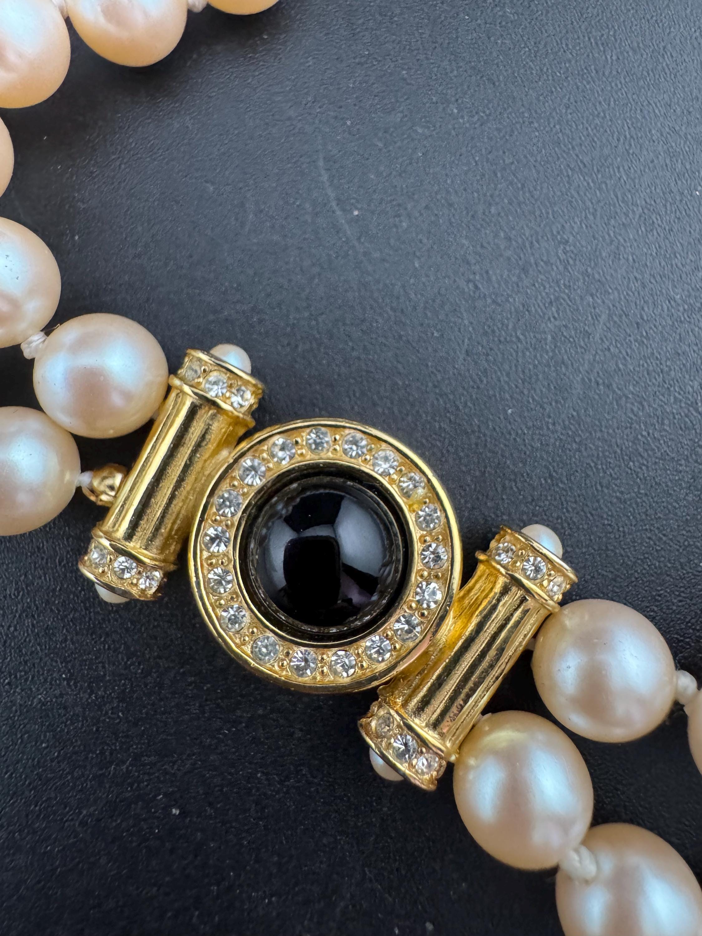 Signed RICHELIEU high end vintage gold tone choker necklace faux glass pearl and black cabochon detail 1980s 1990s
