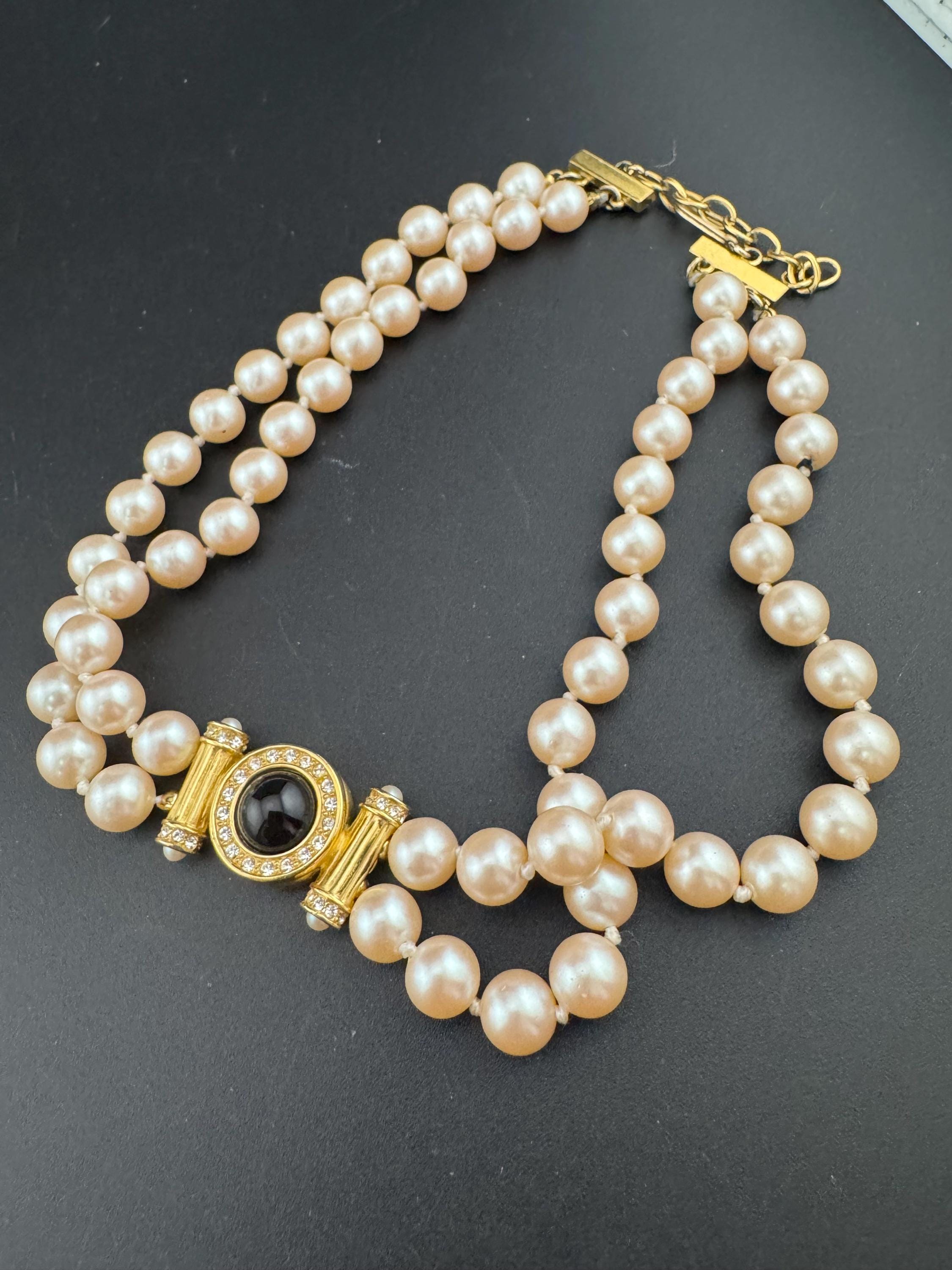 Signed RICHELIEU high end vintage gold tone choker necklace faux glass pearl and black cabochon detail 1980s 1990s