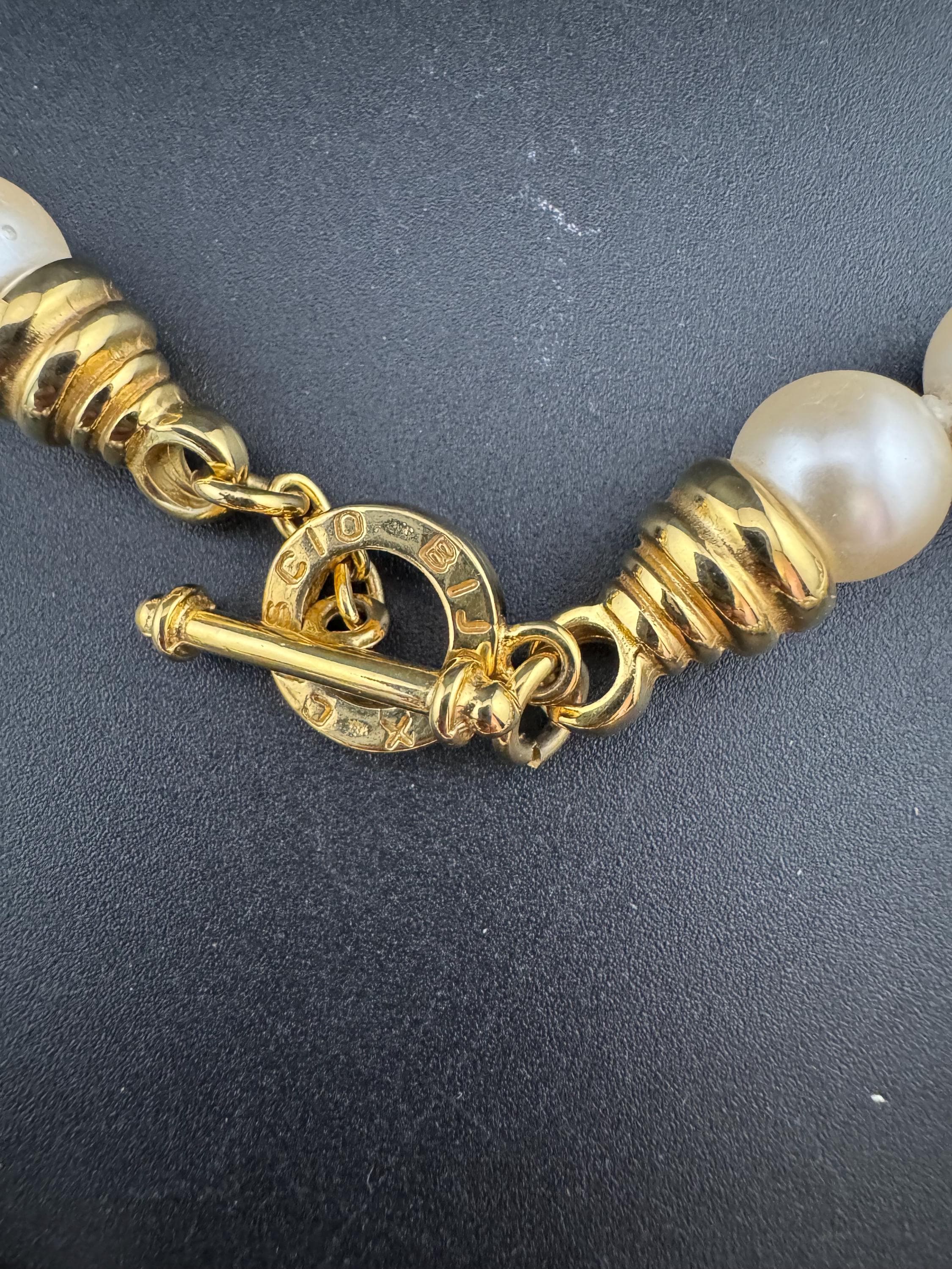 Signed bijoux Cassio Italian high end vintage gold tone choker necklace with large faux pearls