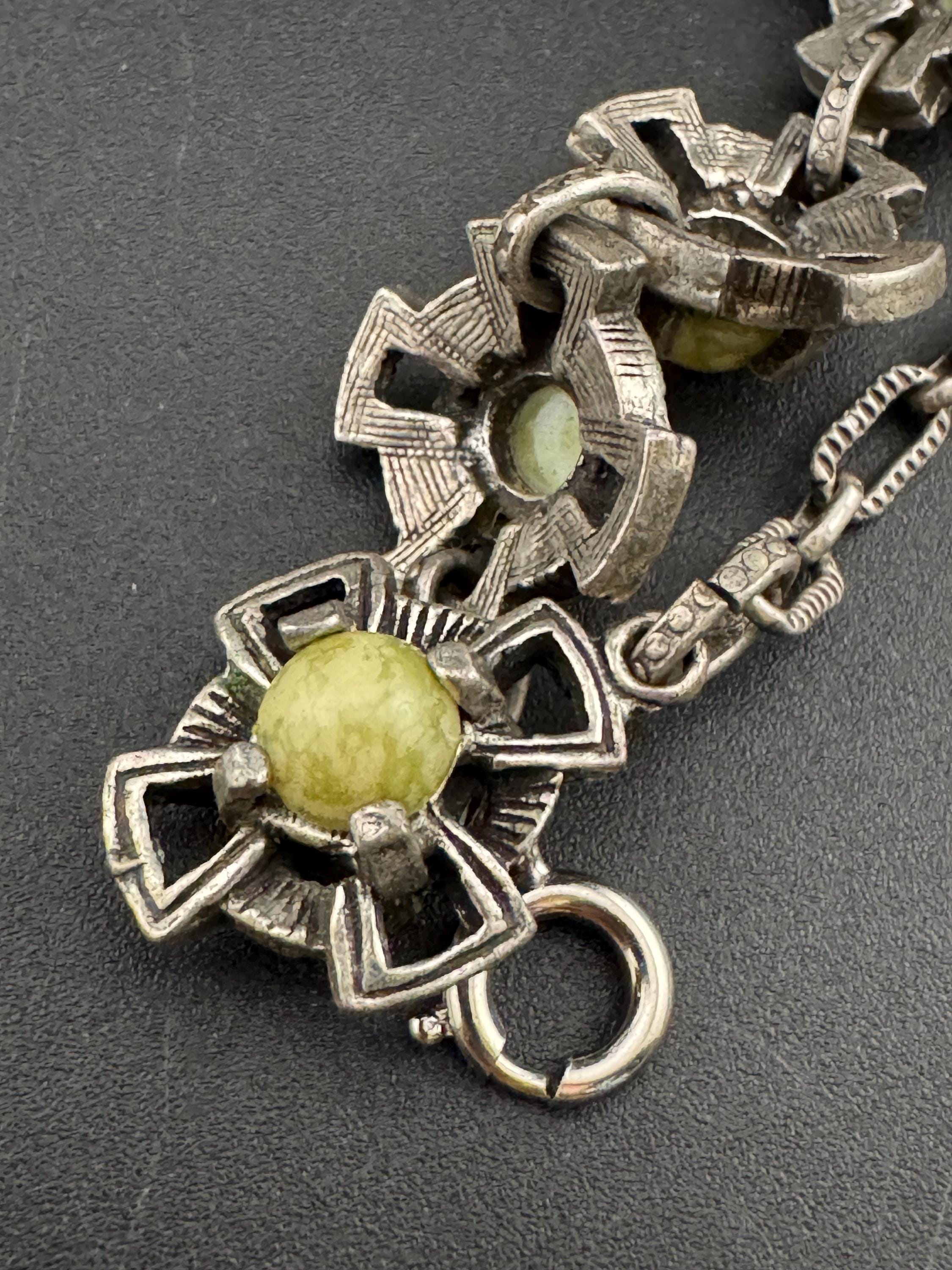 vintage retro 1970s silver tone Panel link Scottish style bracelet with green agate gemstone cabochons