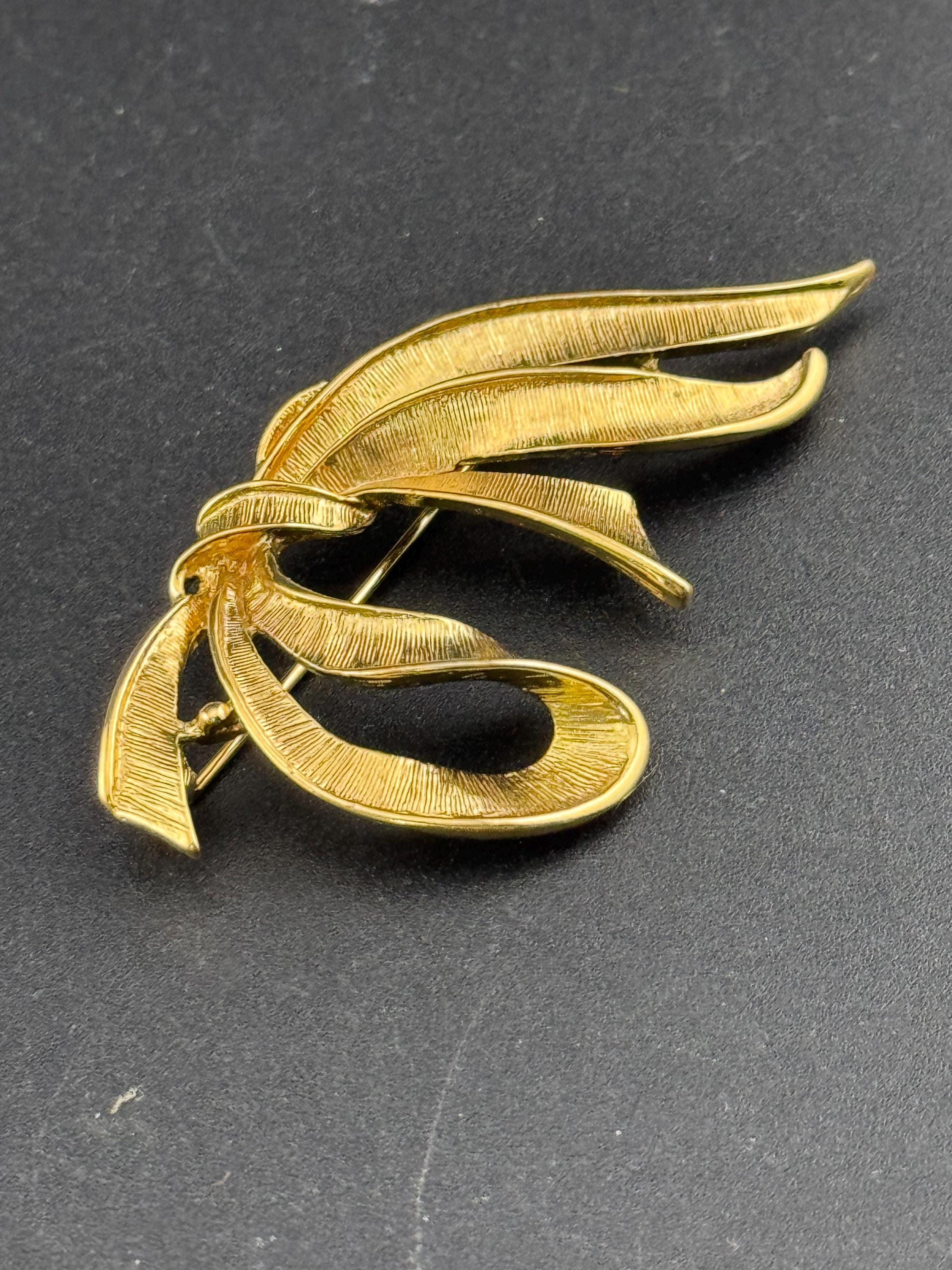 vintage signed Napier modernist mid century gold tone abstract ribbon bow brooch large 6cm roll clasp 1960s 1970s
